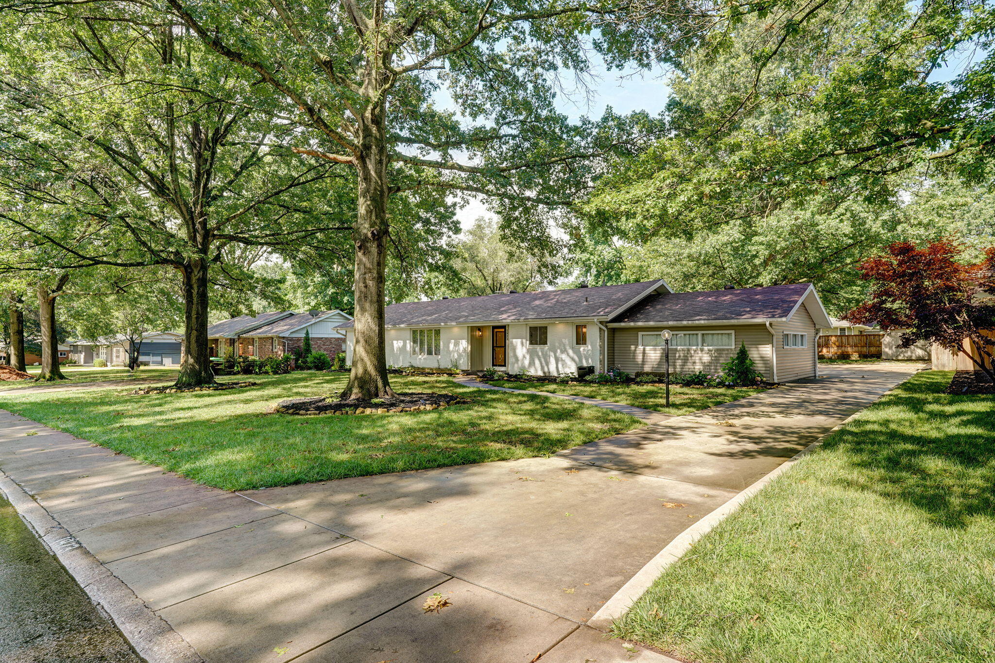1923 South Cedarbrook Avenue Property Photo 3