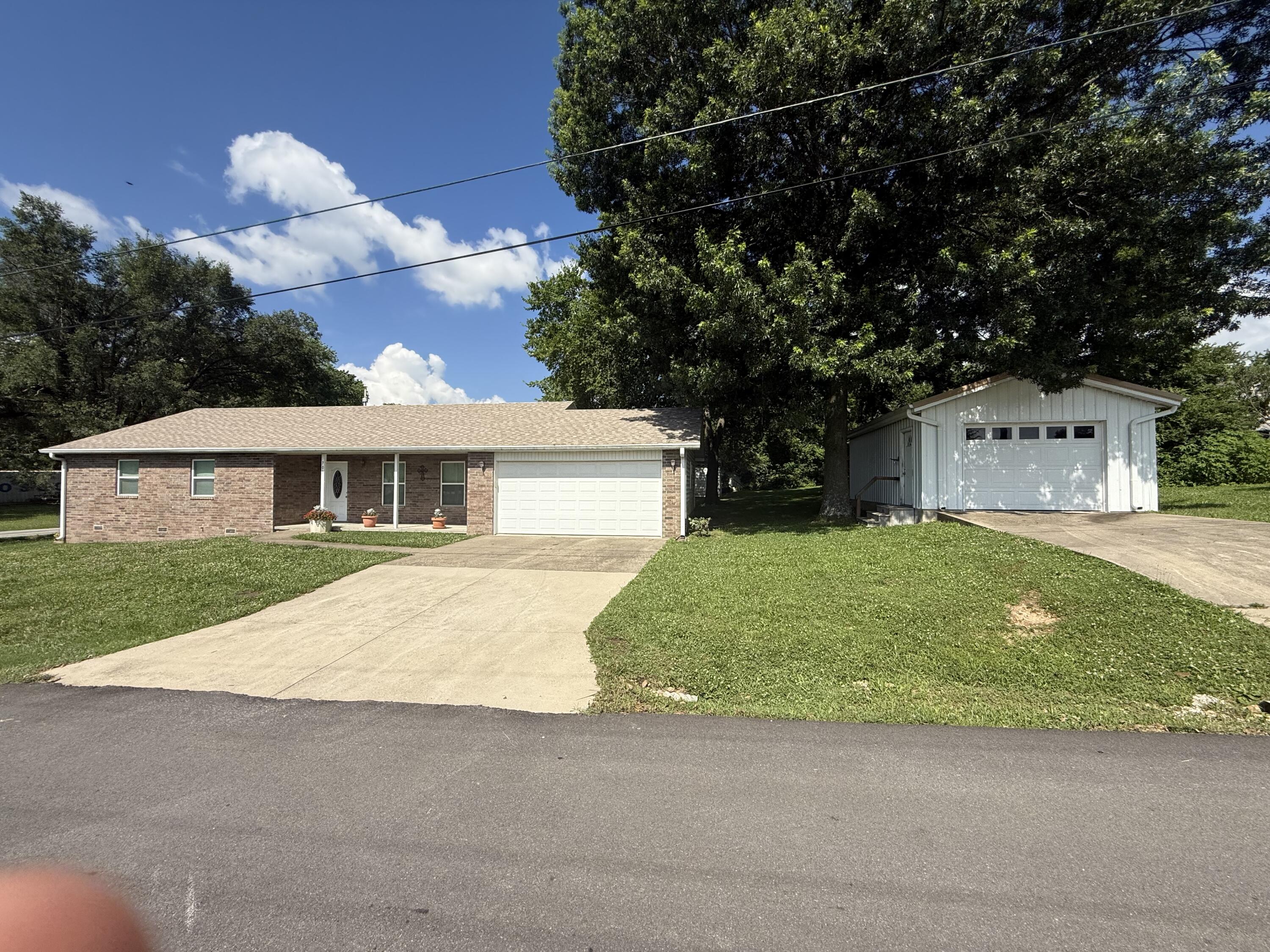709 North Nettleton Avenue