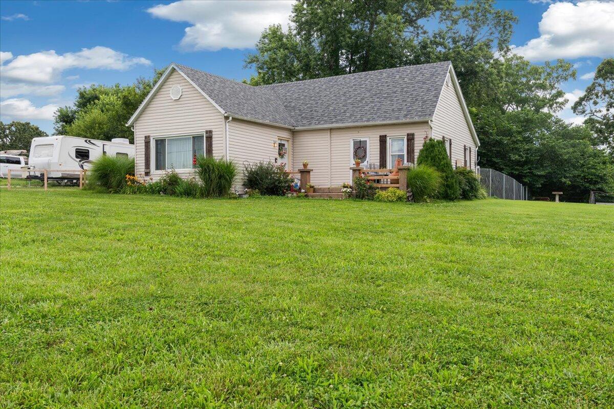 1188 Emerald Road Property Photo 3