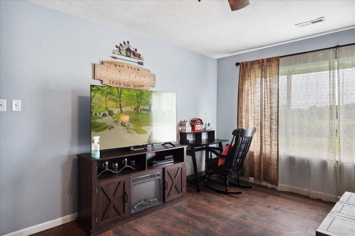 1188 Emerald Road Property Photo 8