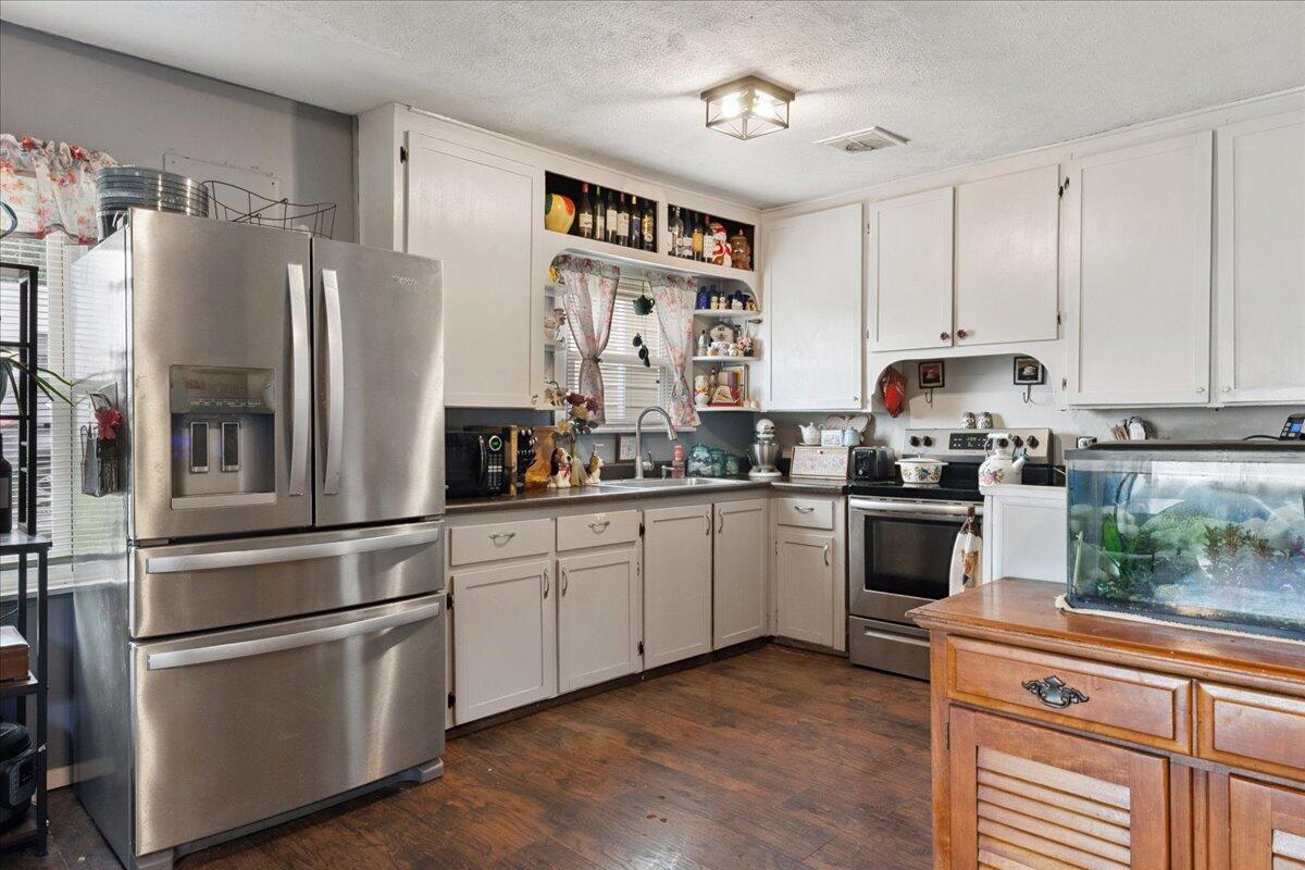 1188 Emerald Road Property Photo 9