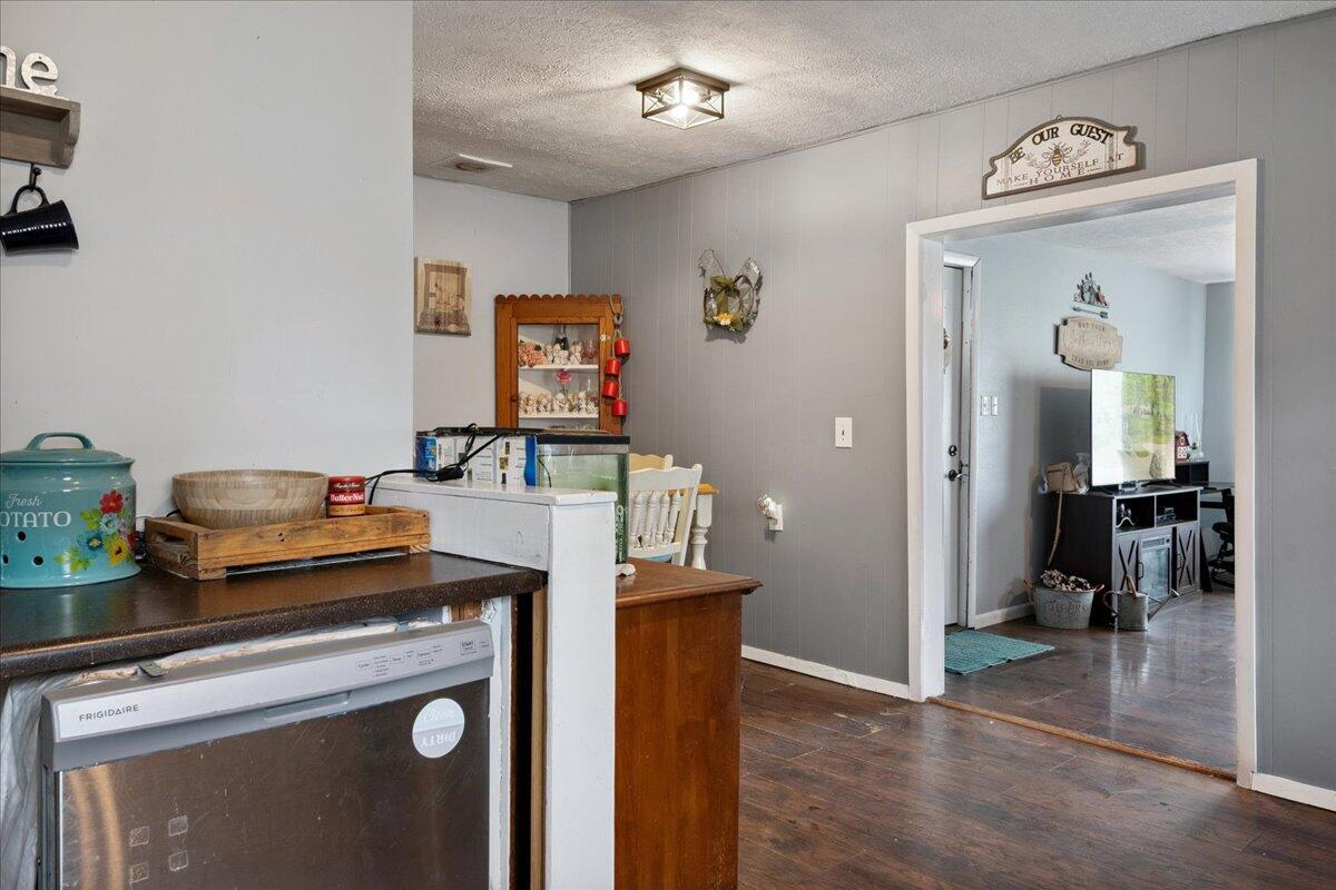 1188 Emerald Road Property Photo 12