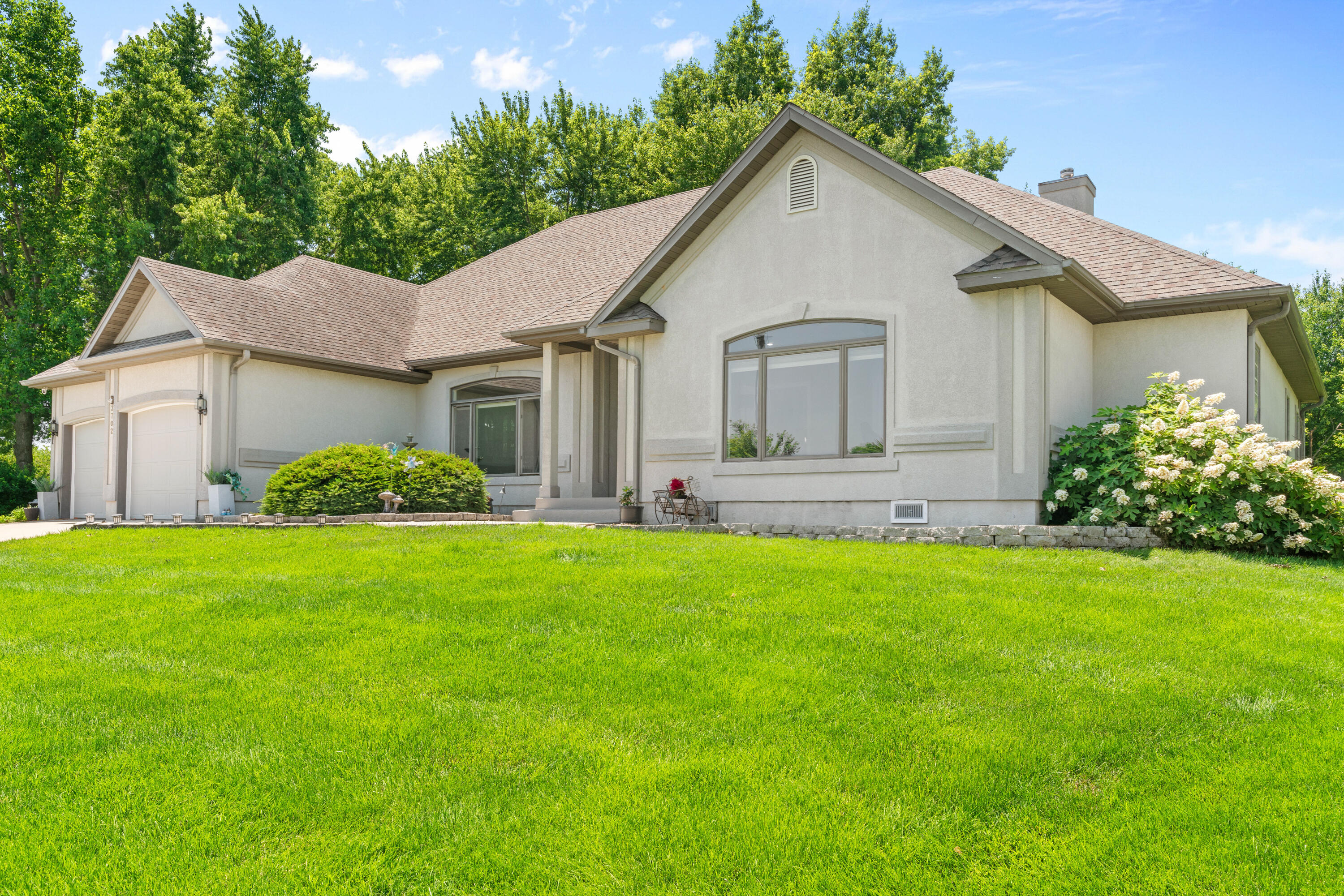 3702 East Dartmoor Court Property Photo 2