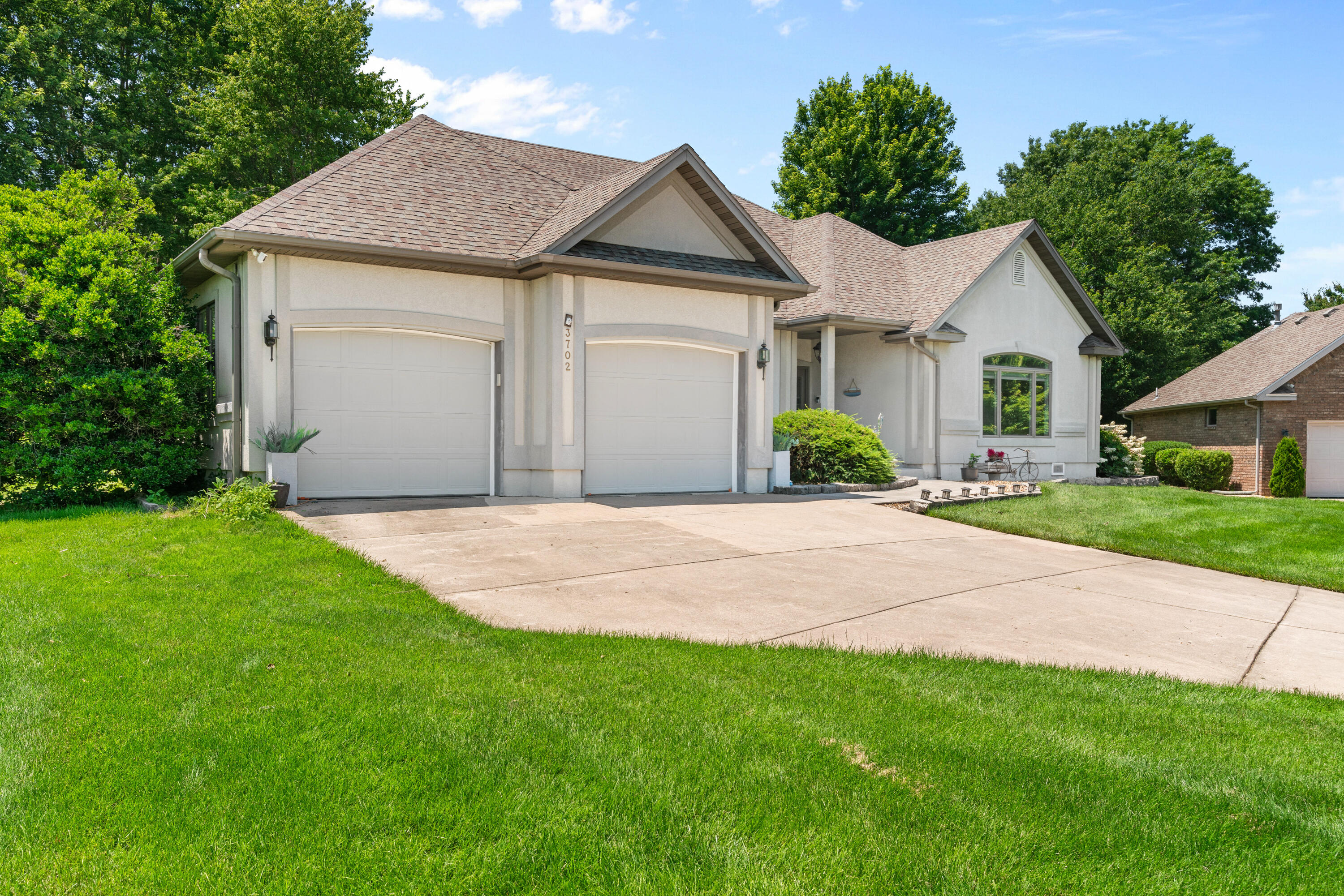 3702 East Dartmoor Court Property Photo 3
