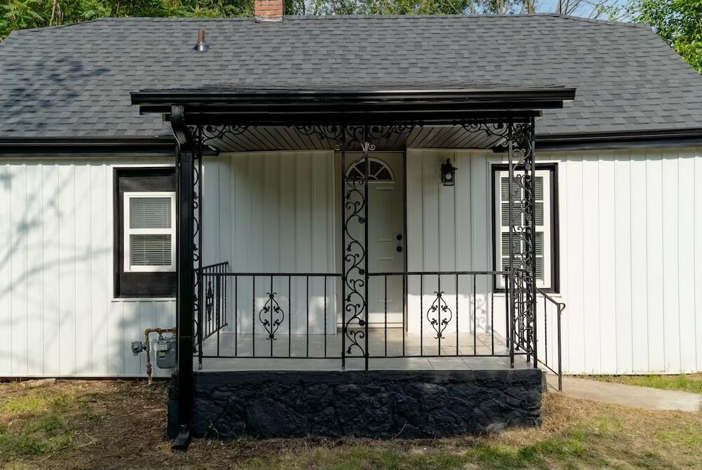 1206 North Clifton Avenue Property Photo 2