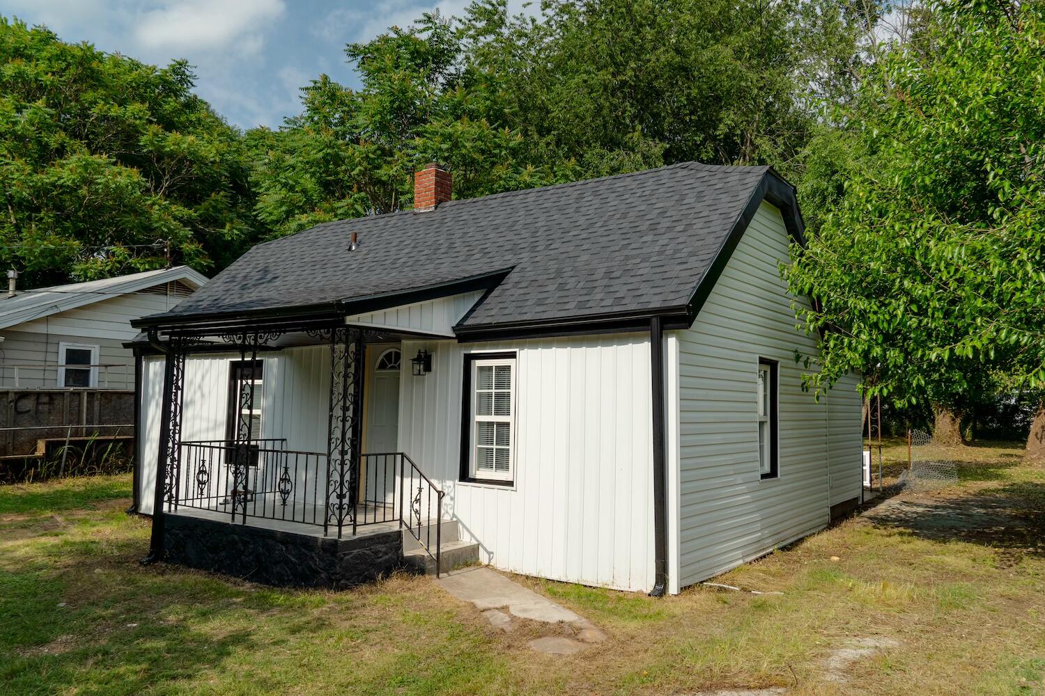 1206 North Clifton Avenue Property Photo 4