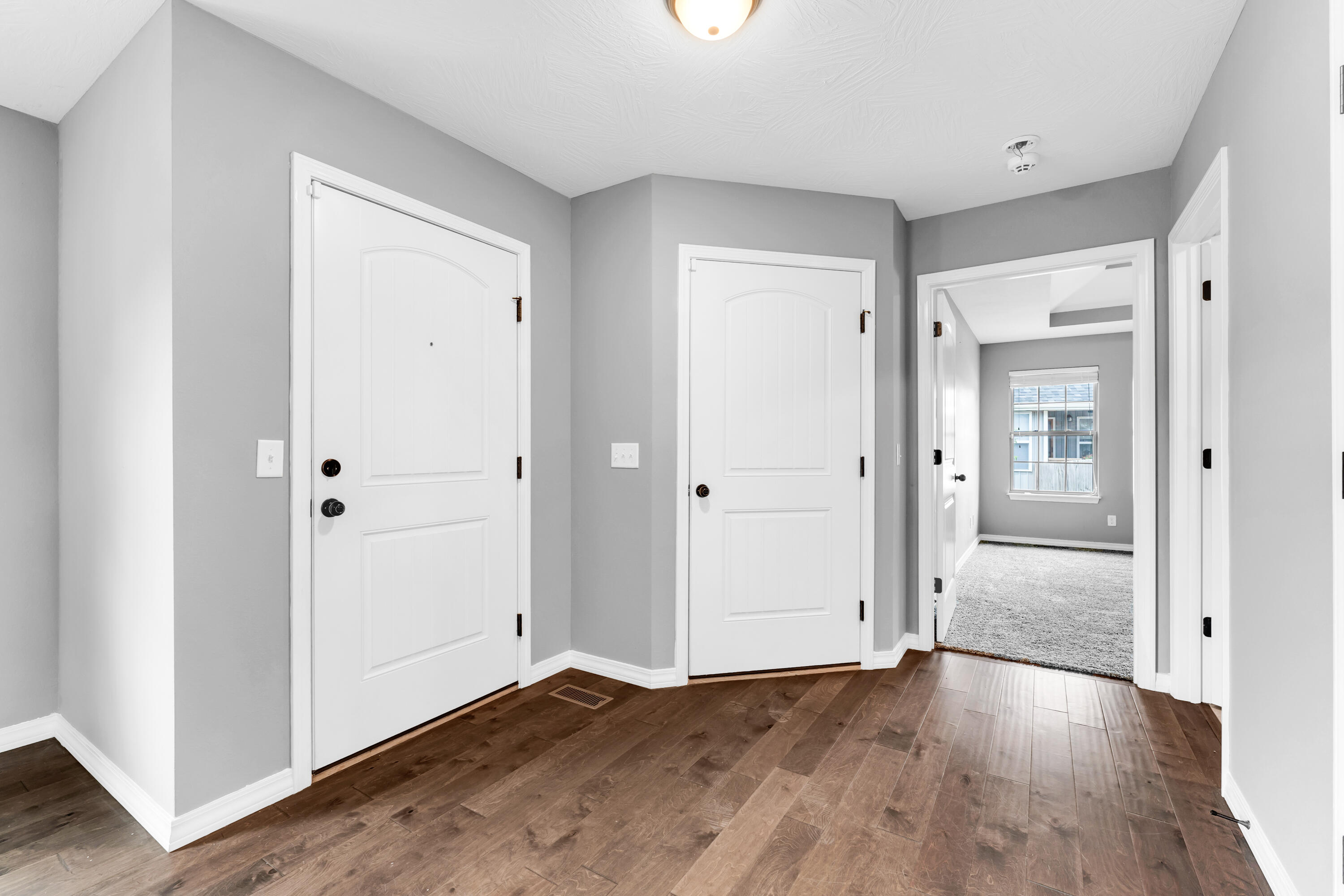 3075 East Colonial Court Property Photo 4