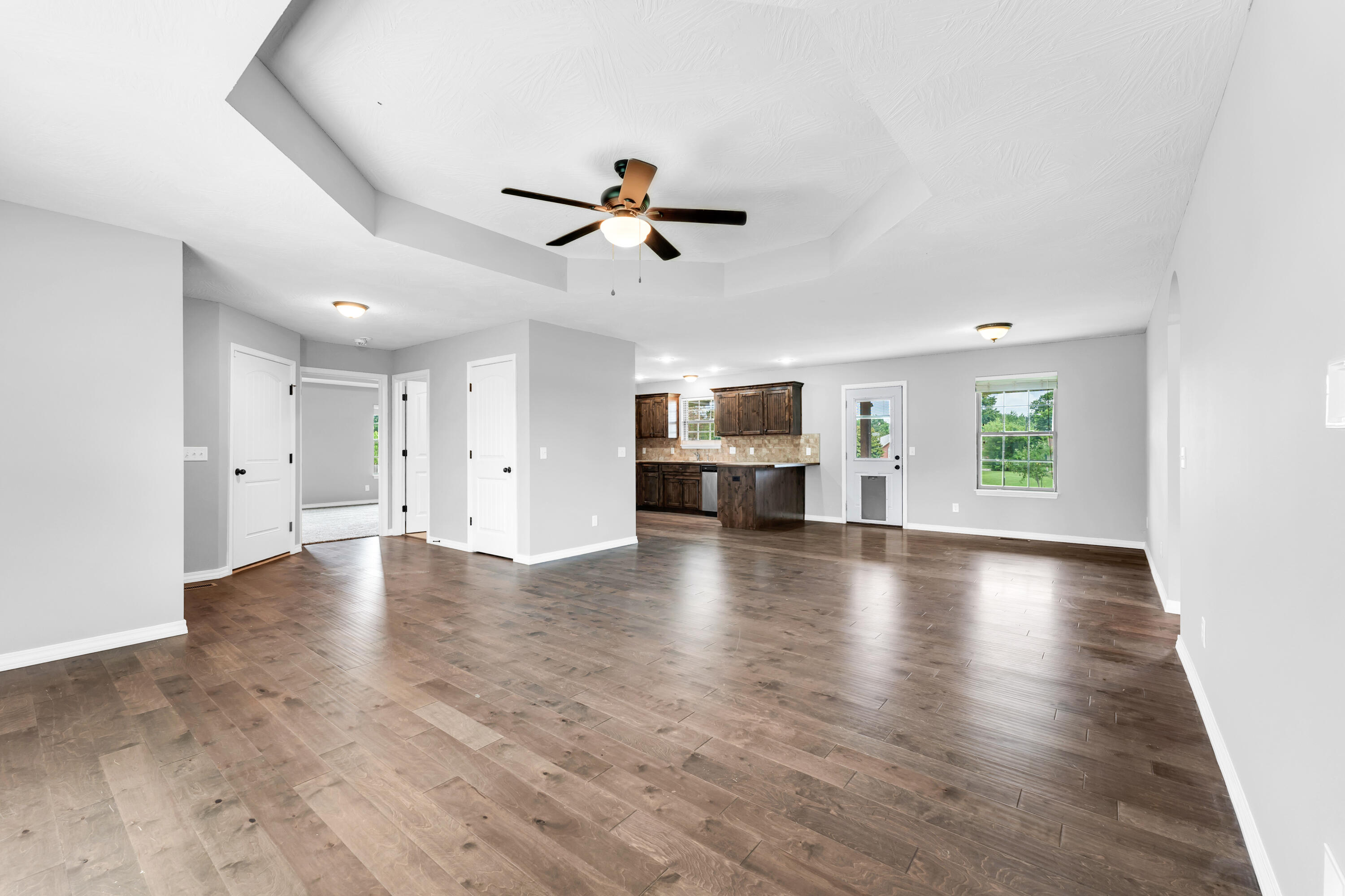 3075 East Colonial Court Property Photo 6