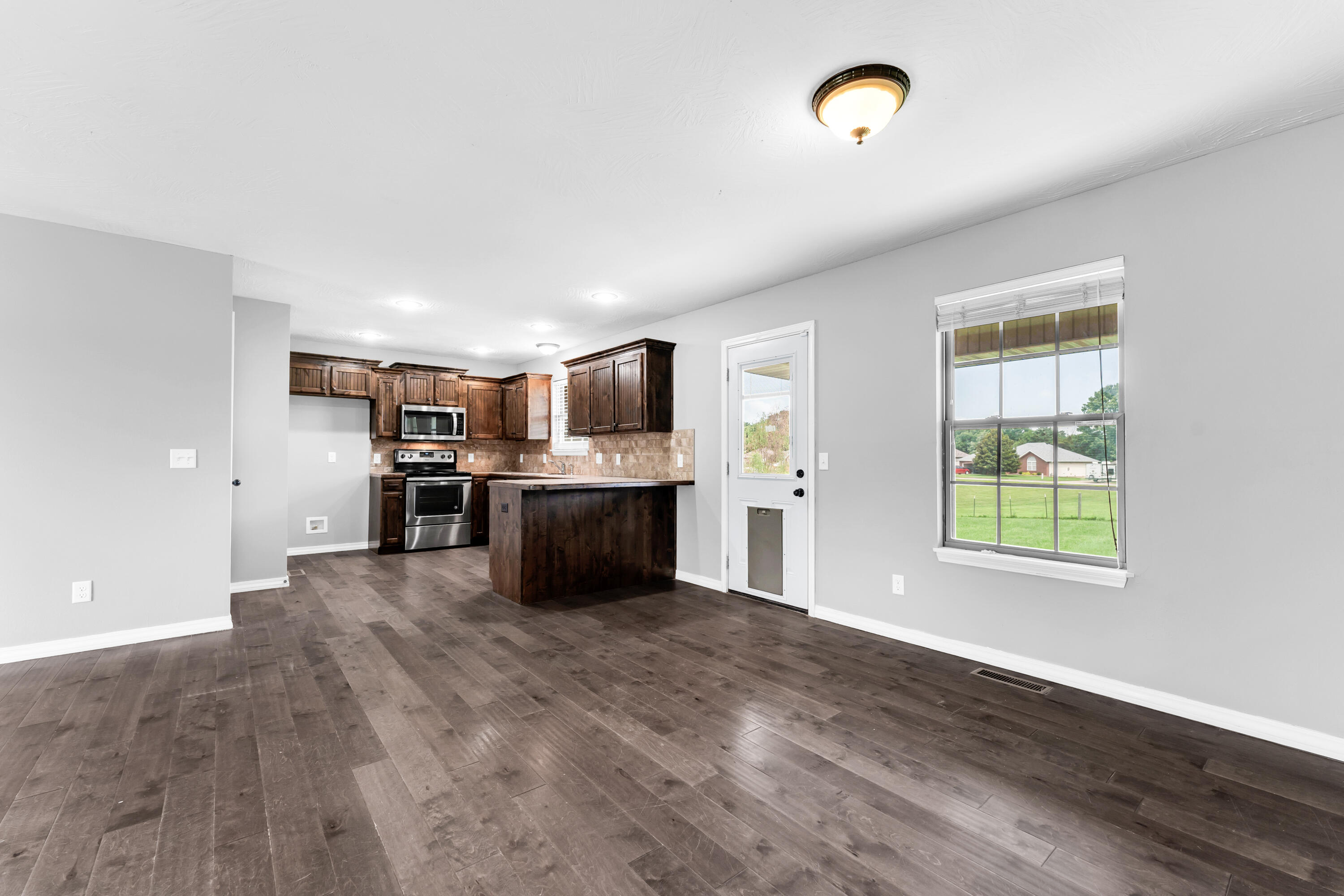 3075 East Colonial Court Property Photo 7