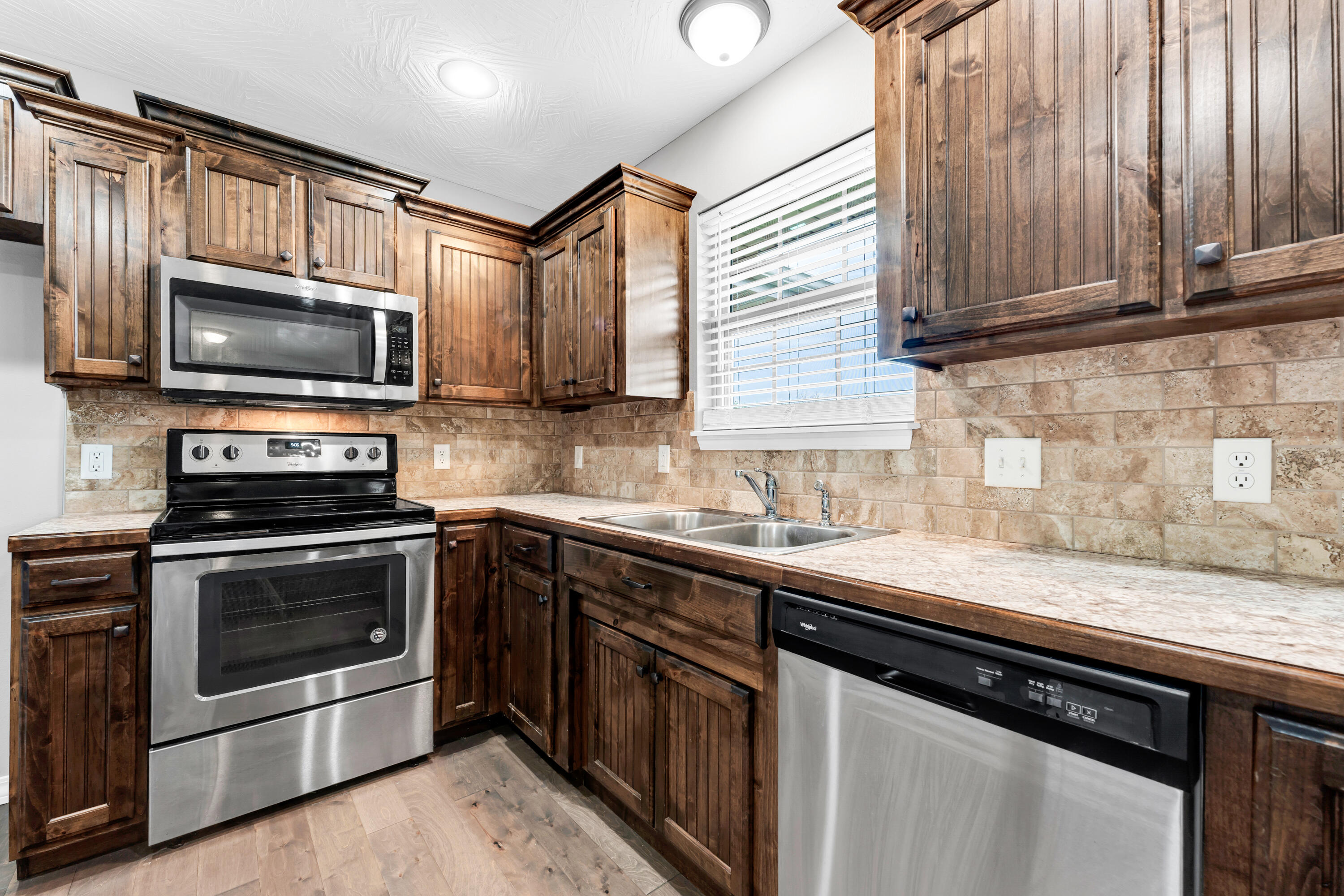 3075 East Colonial Court Property Photo 8