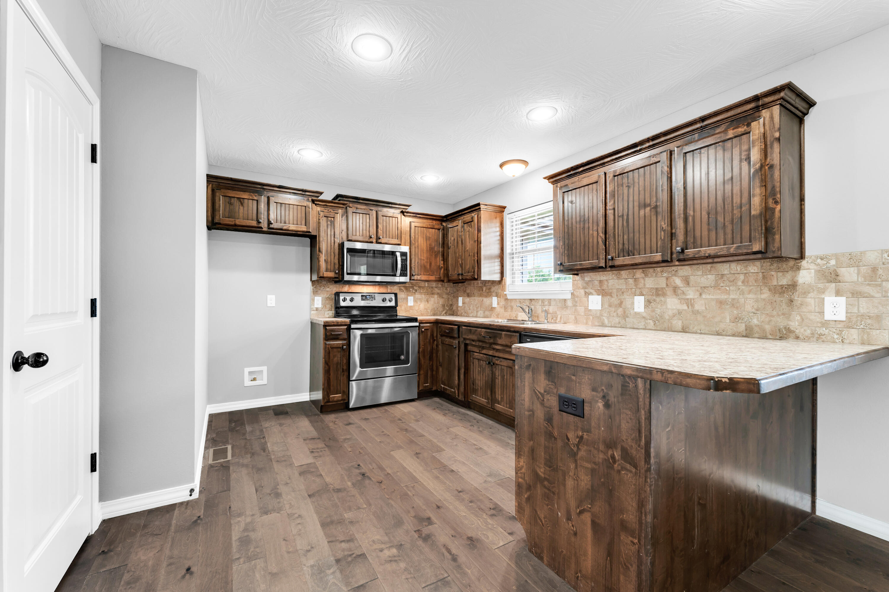 3075 East Colonial Court Property Photo 10