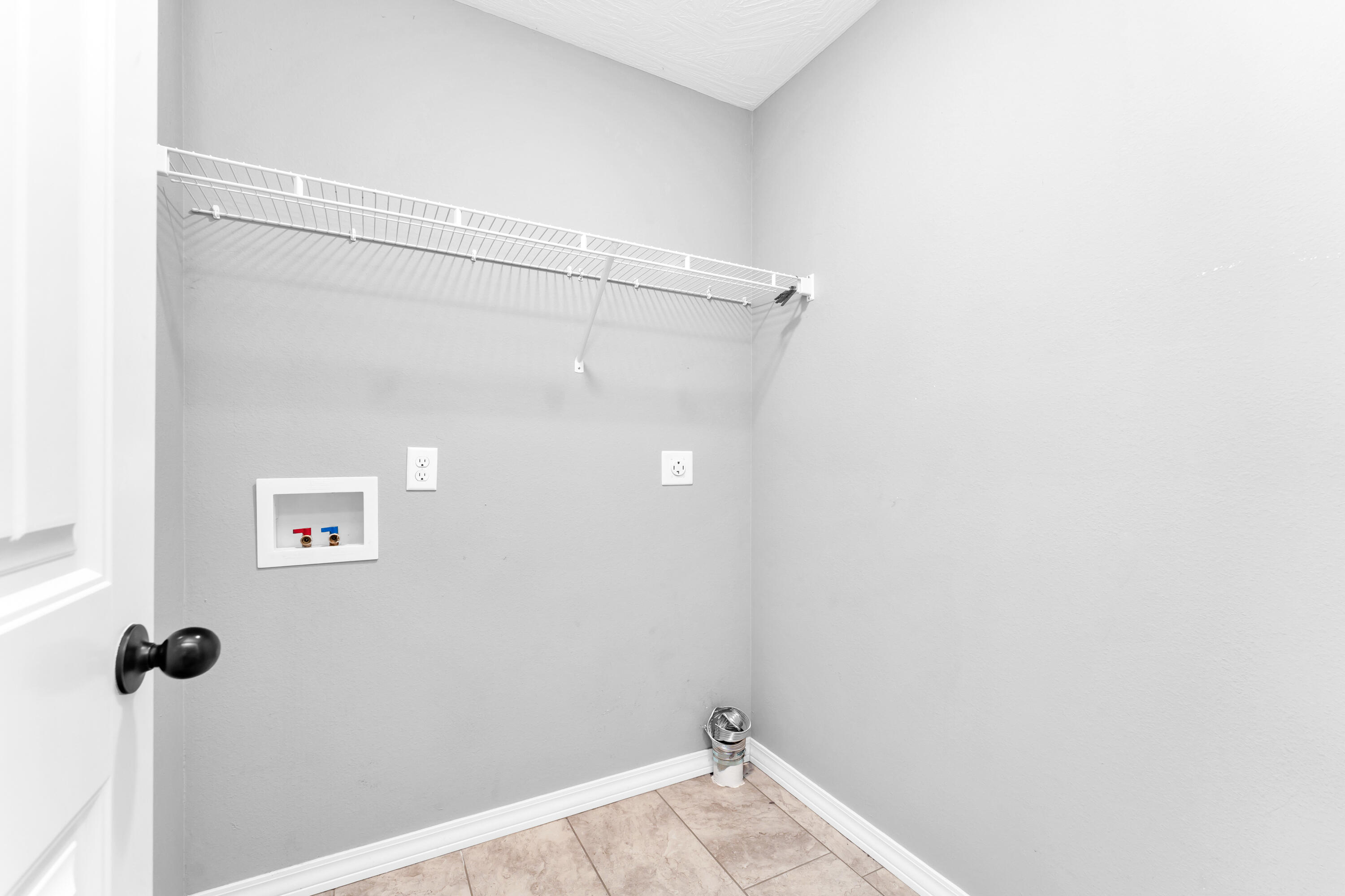 3075 East Colonial Court Property Photo 13