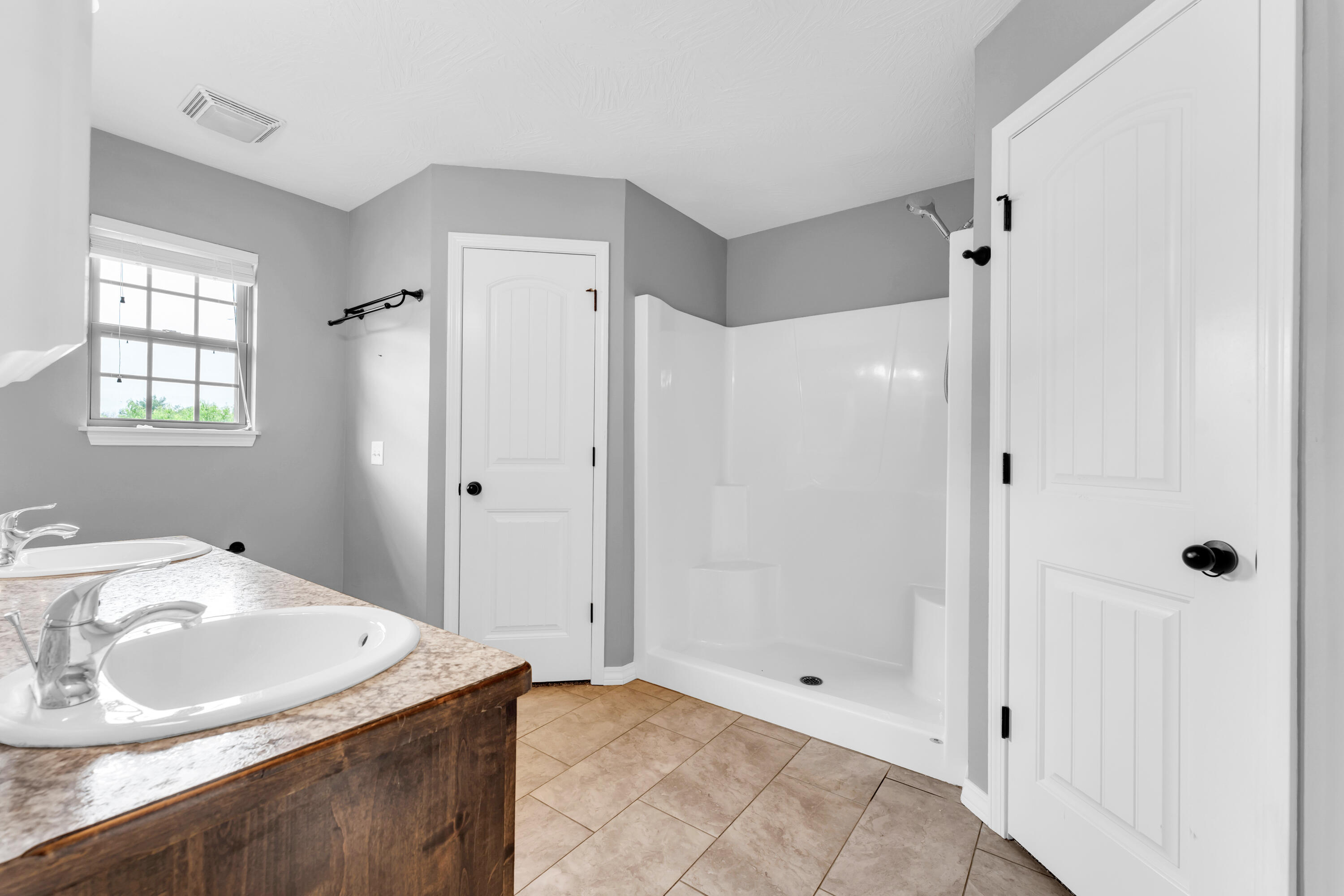 3075 East Colonial Court Property Photo 16