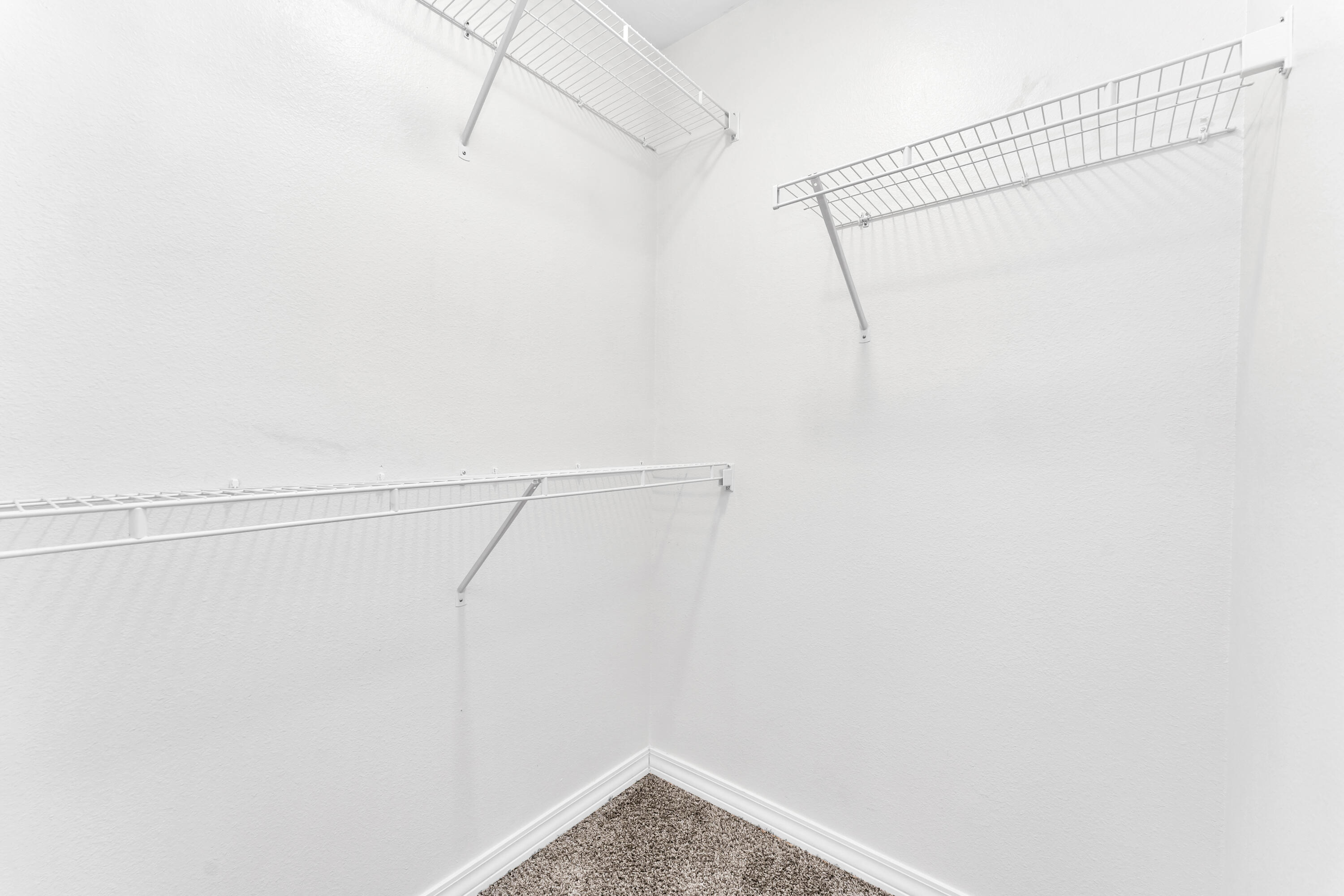 3075 East Colonial Court Property Photo 18