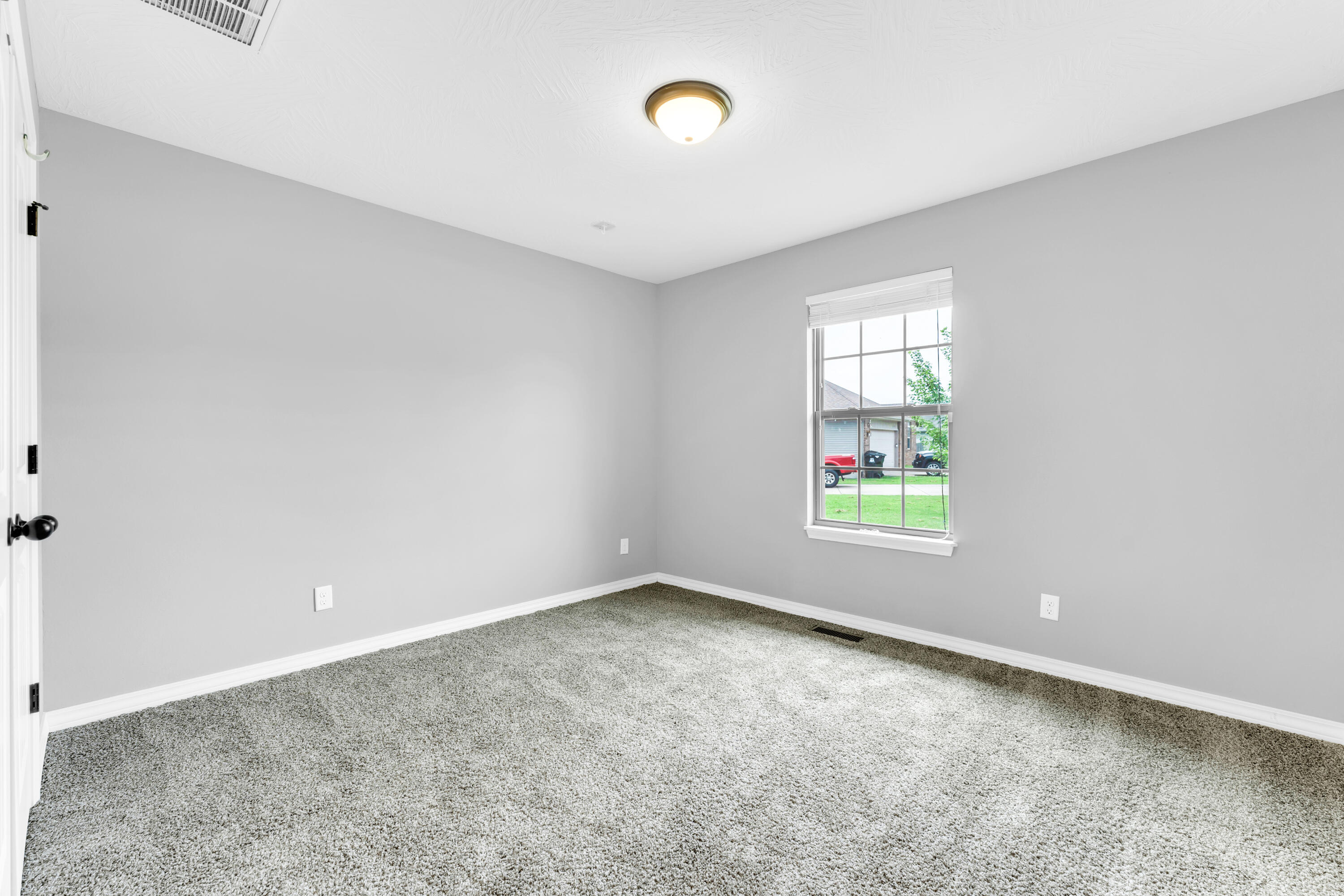 3075 East Colonial Court Property Photo 19
