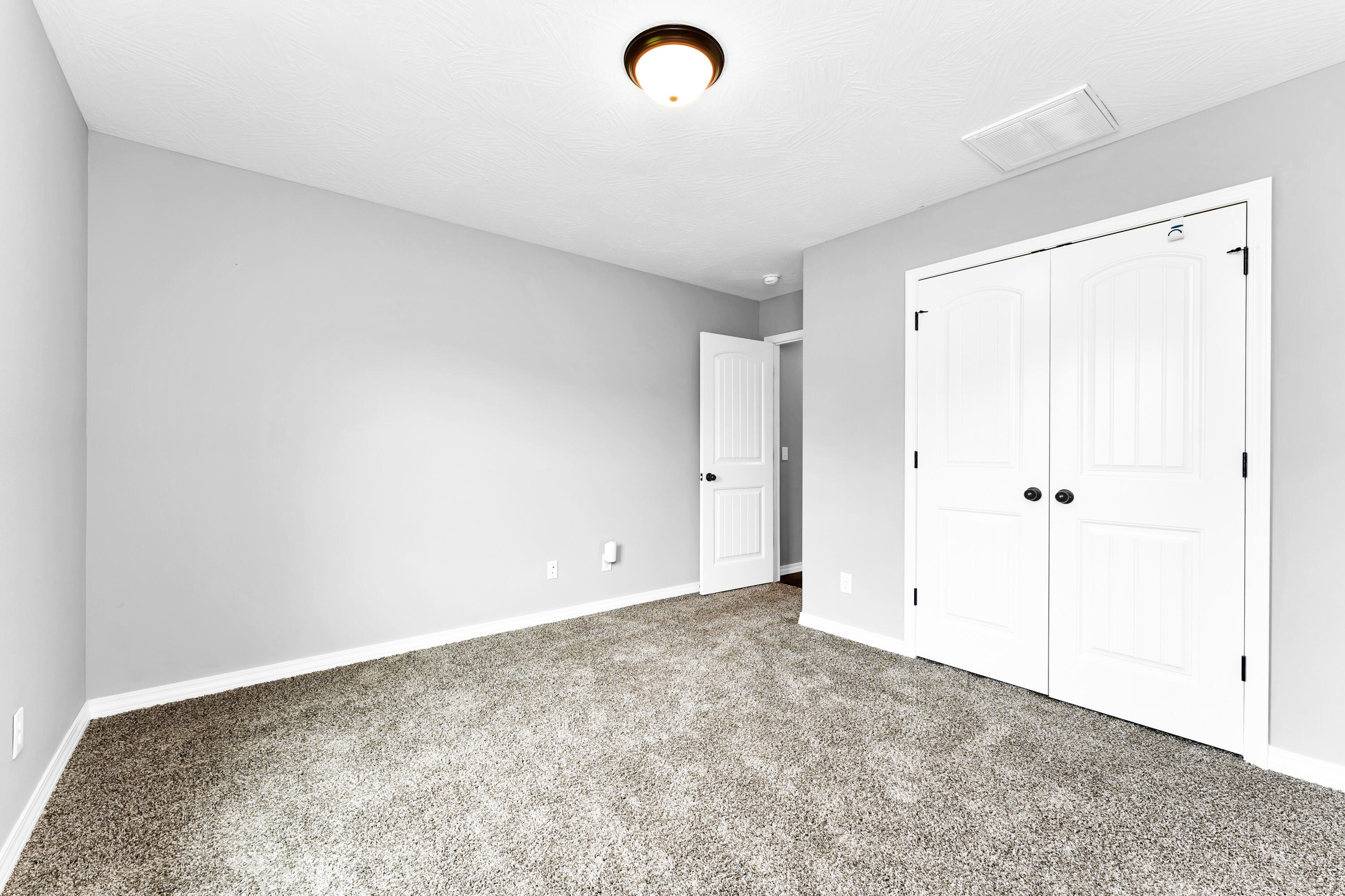 3075 East Colonial Court Property Photo 20