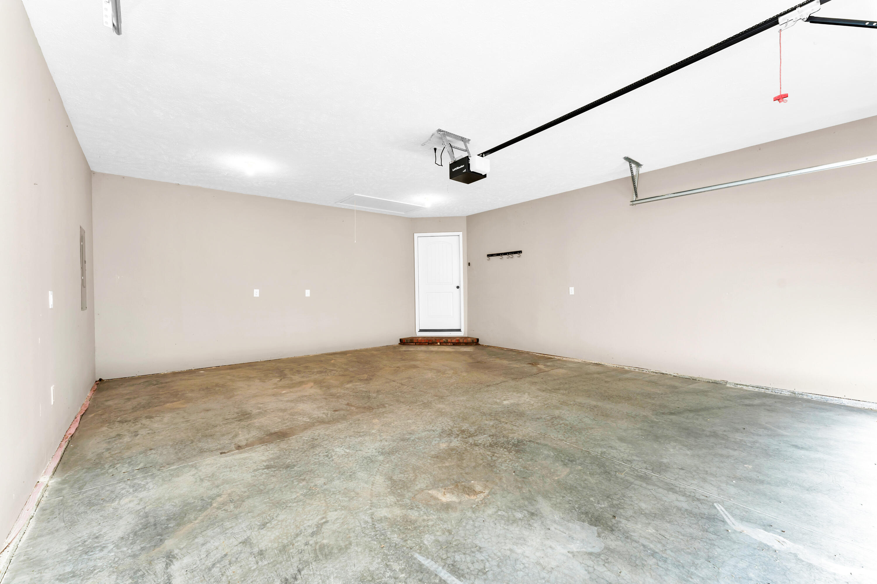 3075 East Colonial Court Property Photo 24