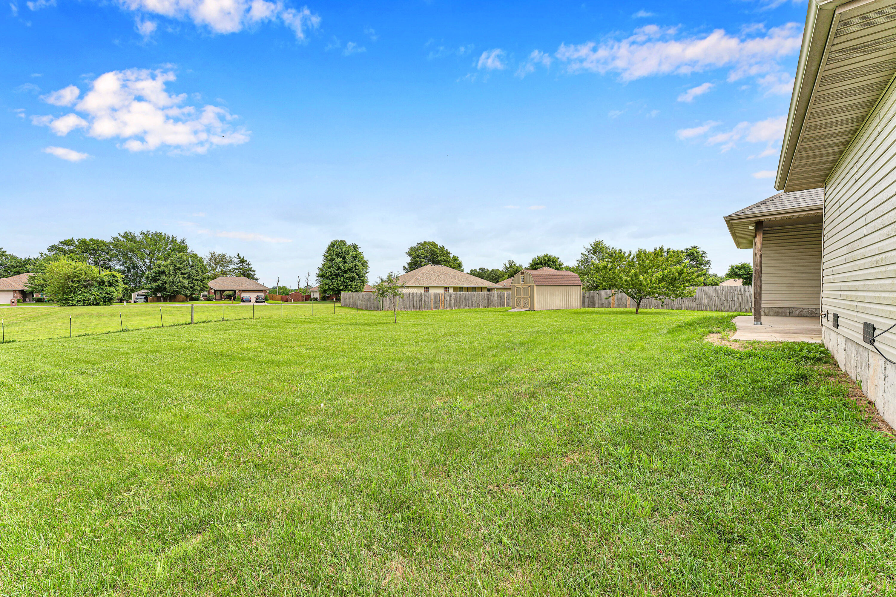 3075 East Colonial Court Property Photo 25