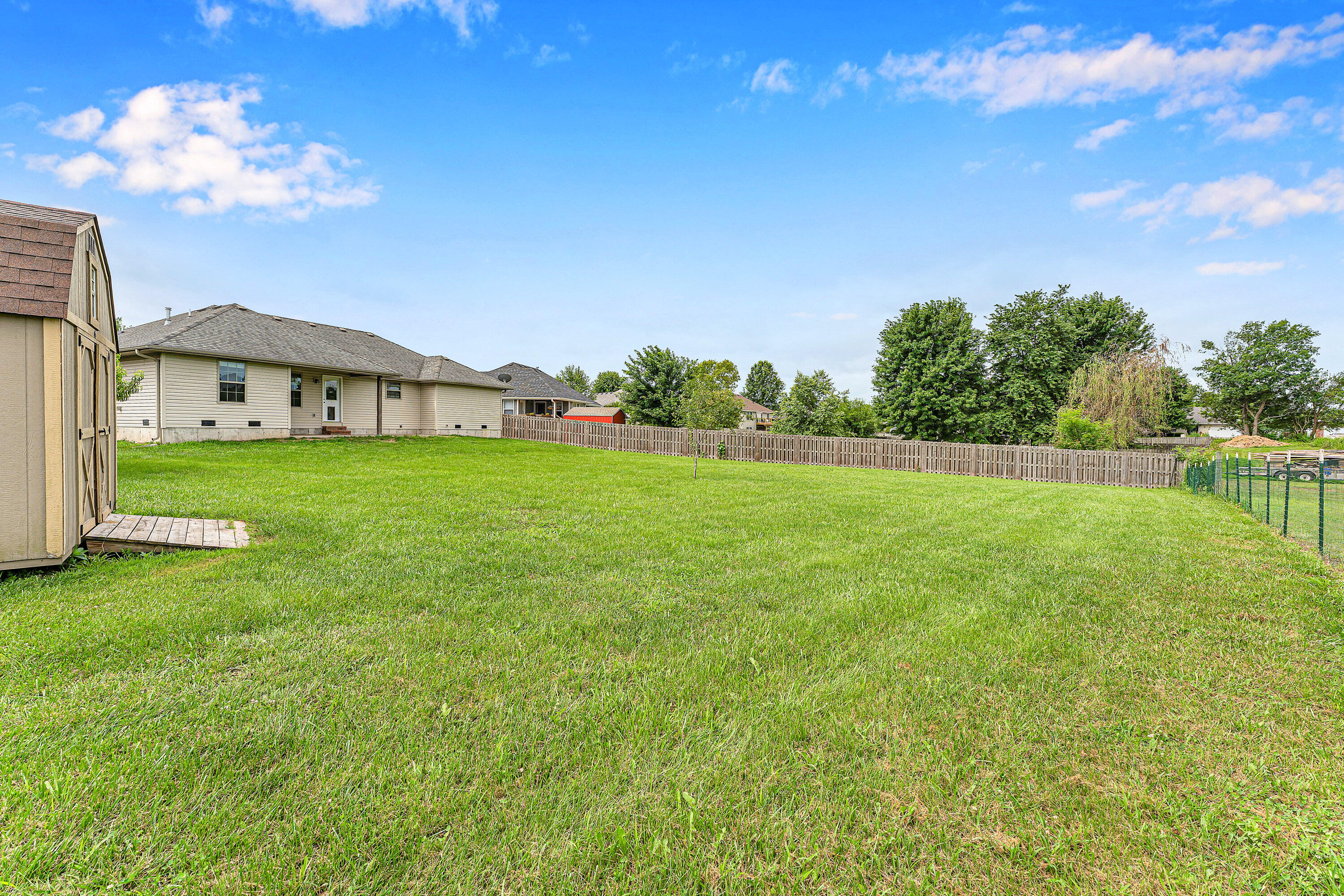 3075 East Colonial Court Property Photo 27