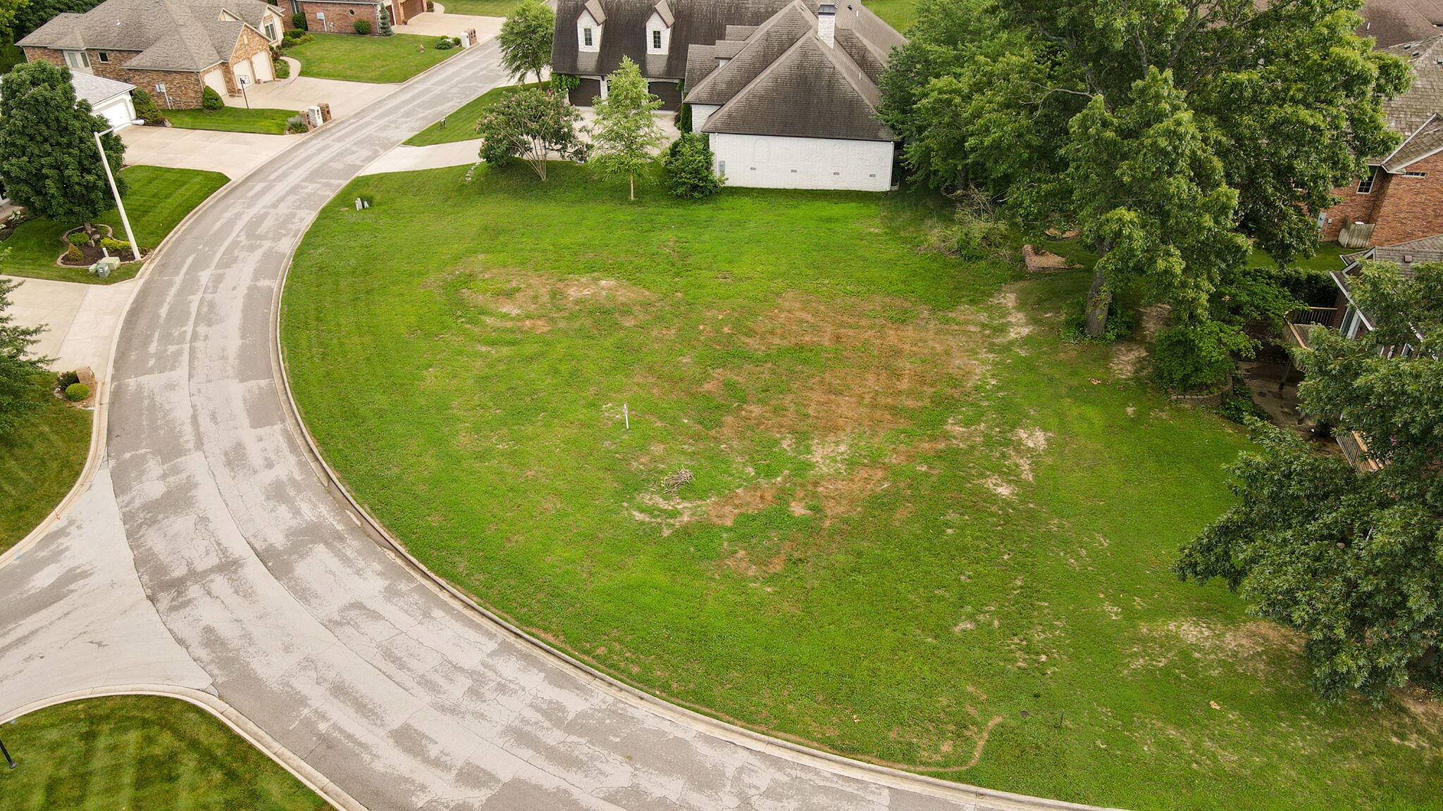 8302 Rolling Hills Drive Property Photo 11