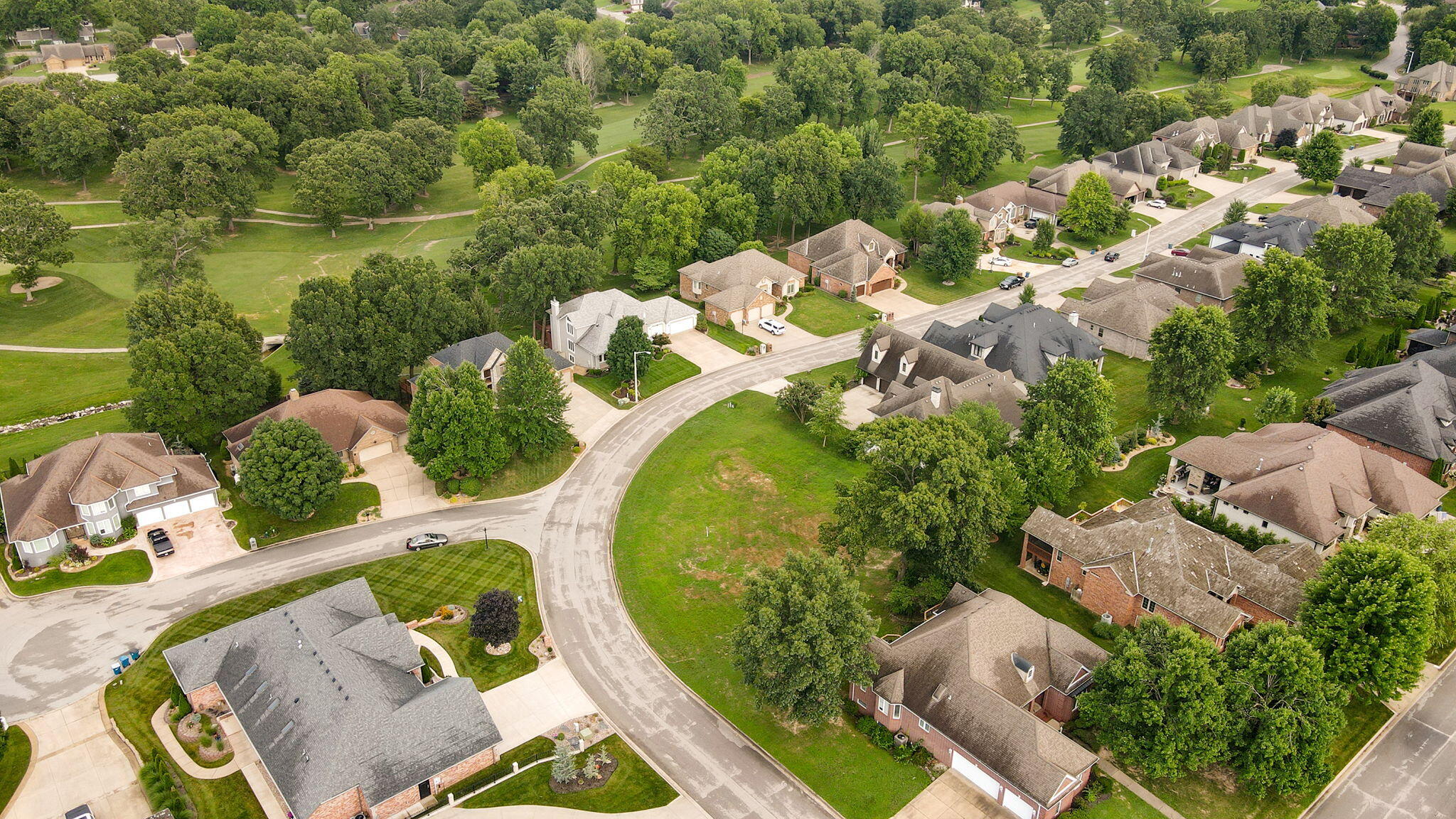 8302 Rolling Hills Drive Property Photo 12