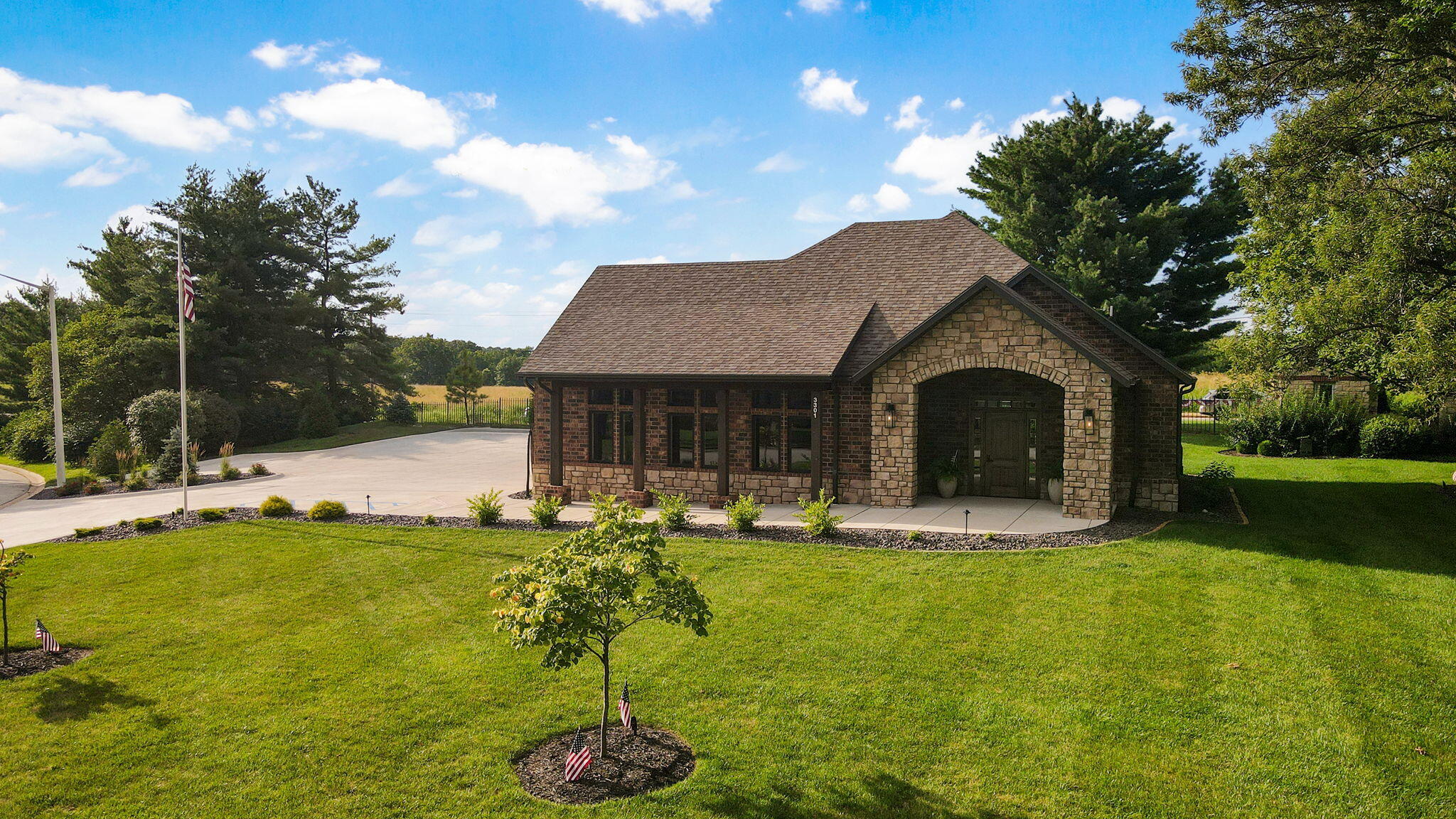 8302 Rolling Hills Drive Property Photo 15