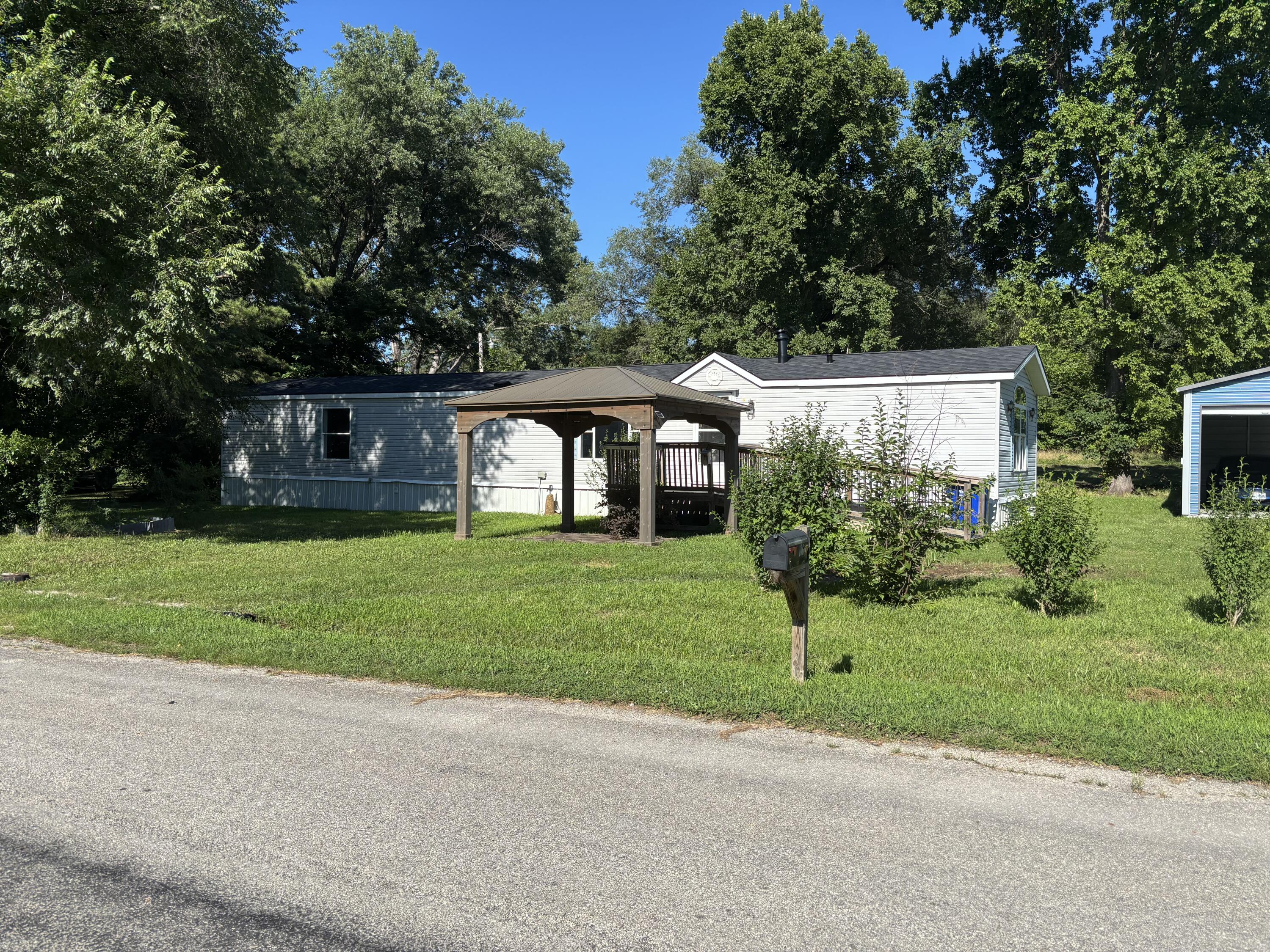 106 South Missouri Property Photo 1