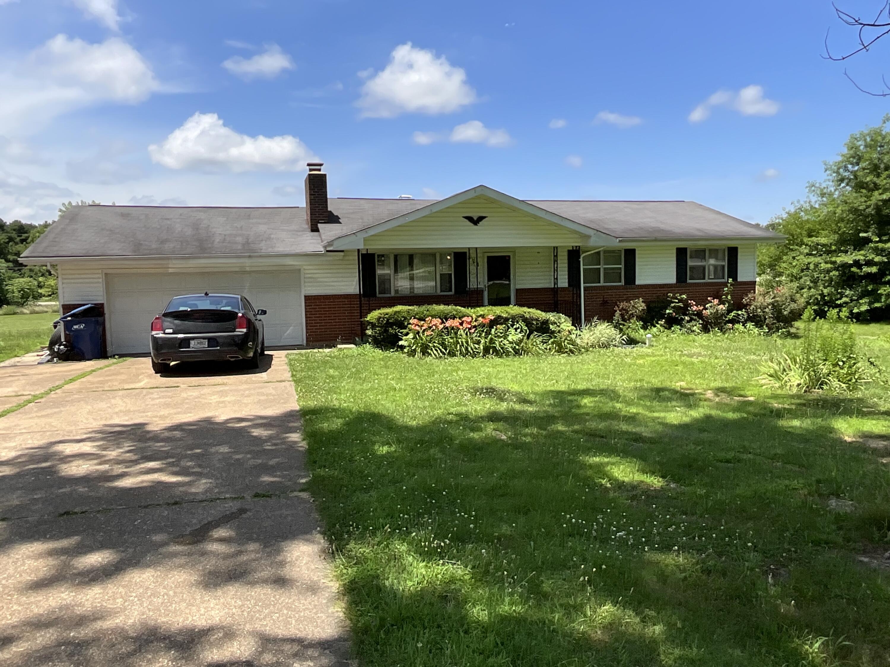 321 Walker Street Property Photo 2