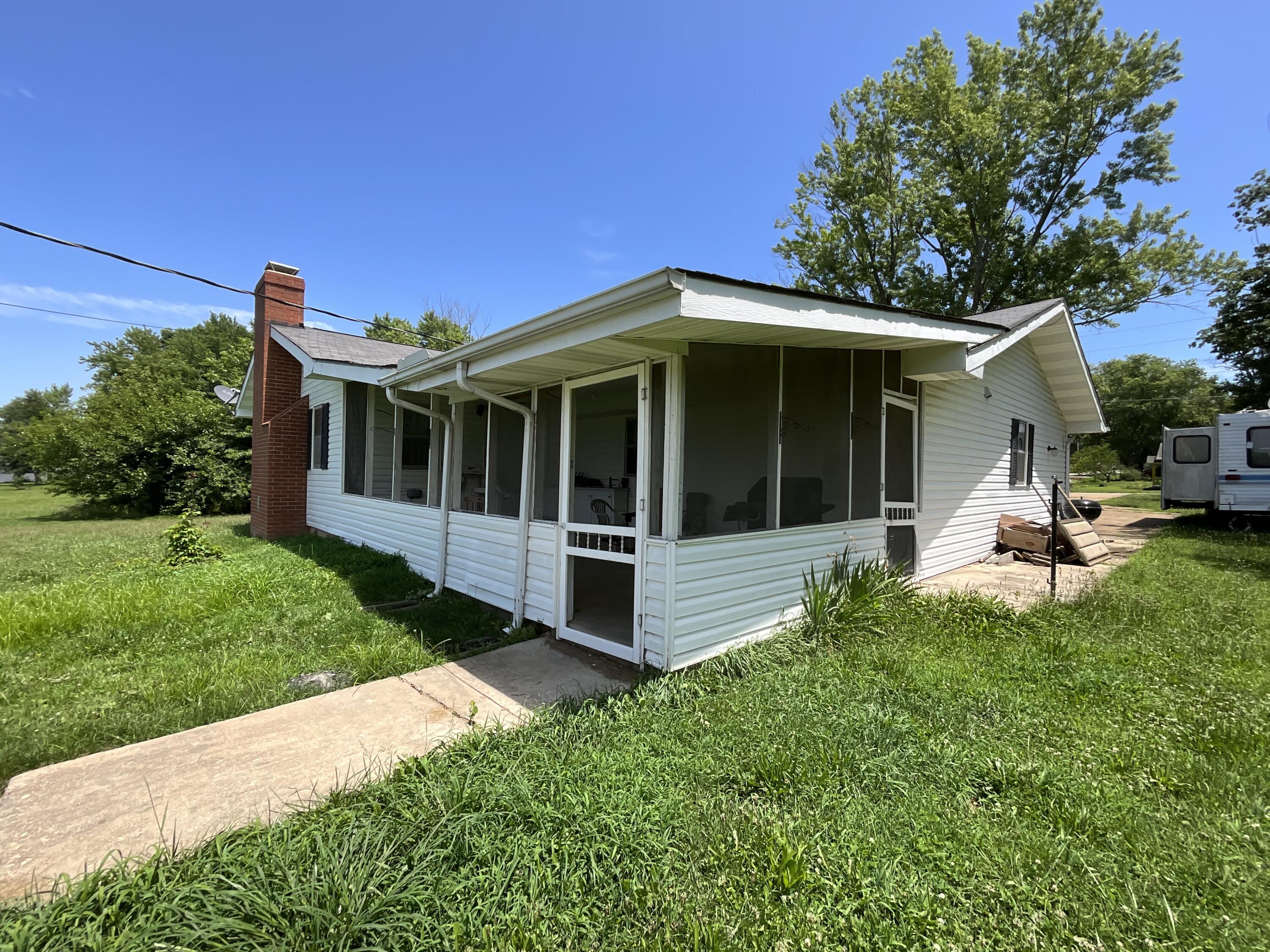 321 Walker Street Property Photo 3