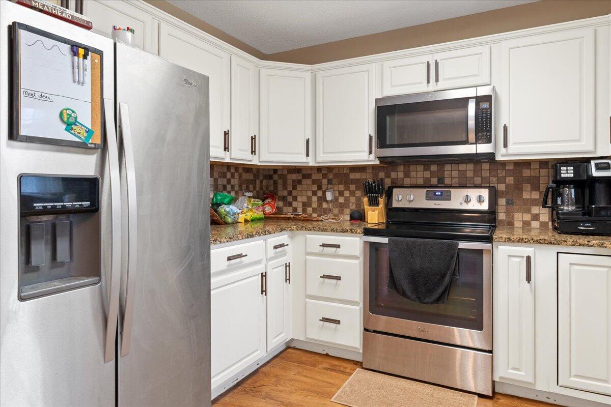 759 South Troy Avenue Property Photo 9