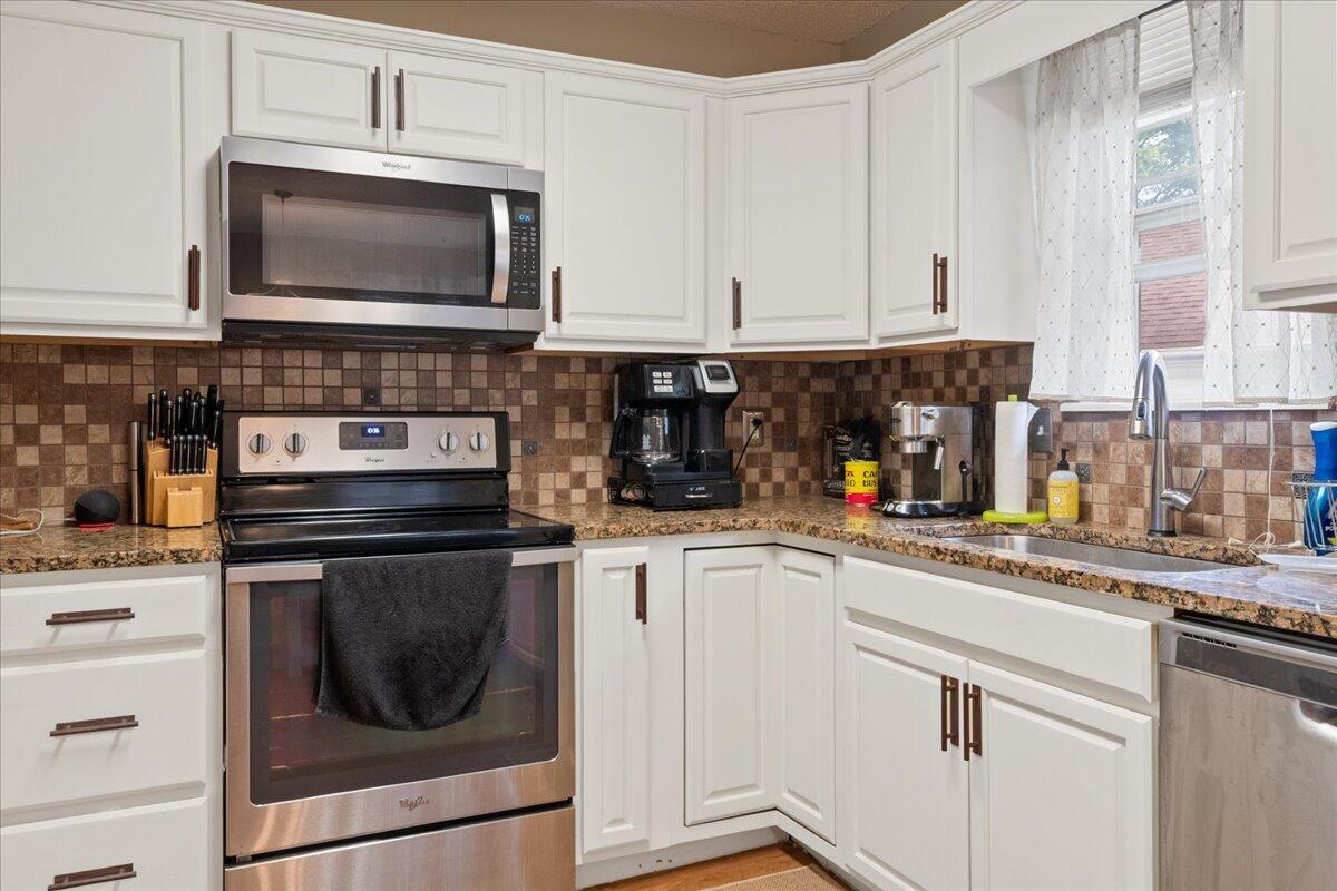 759 South Troy Avenue Property Photo 10