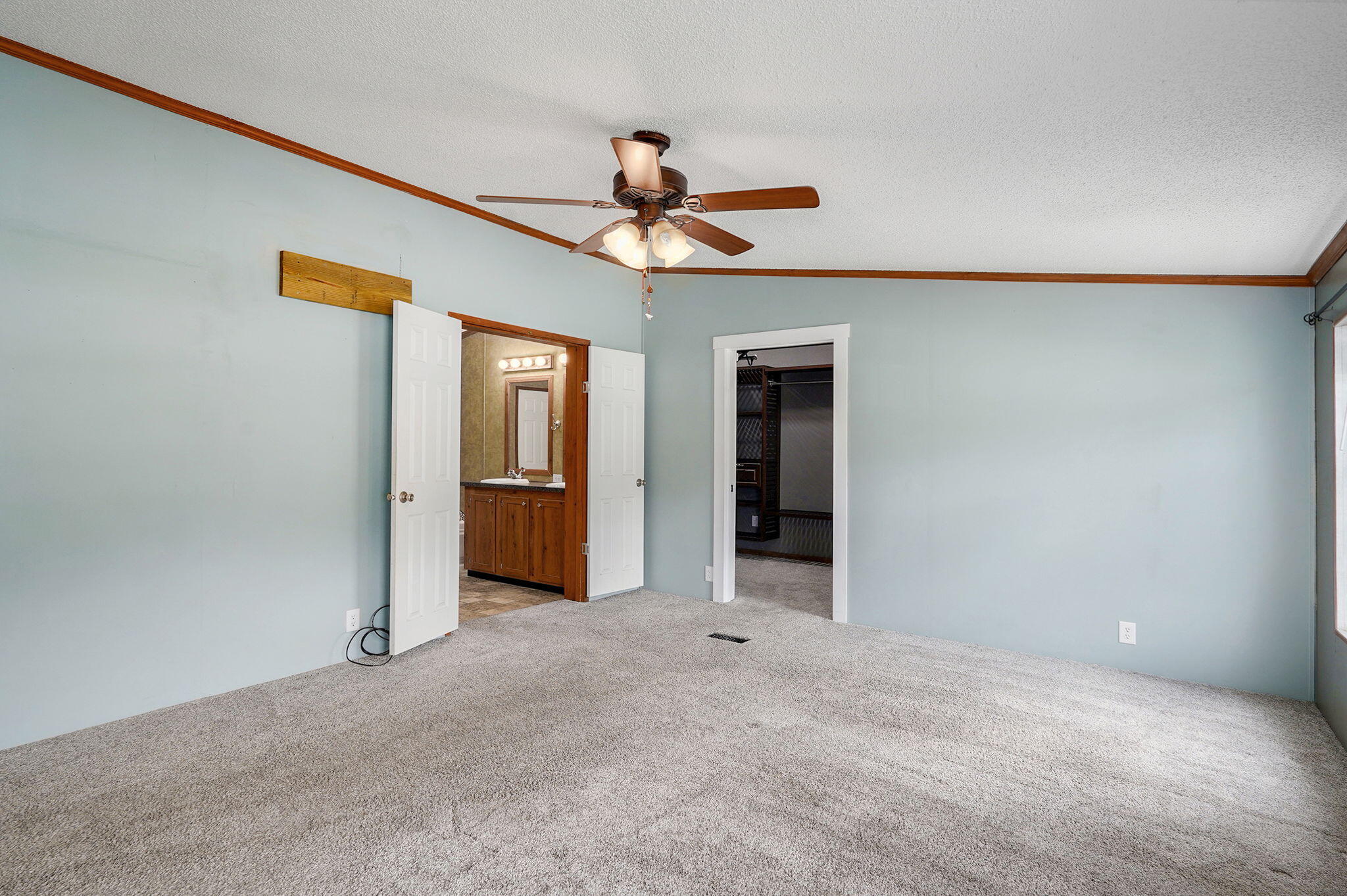 23214 State Highway 174 Property Photo 13