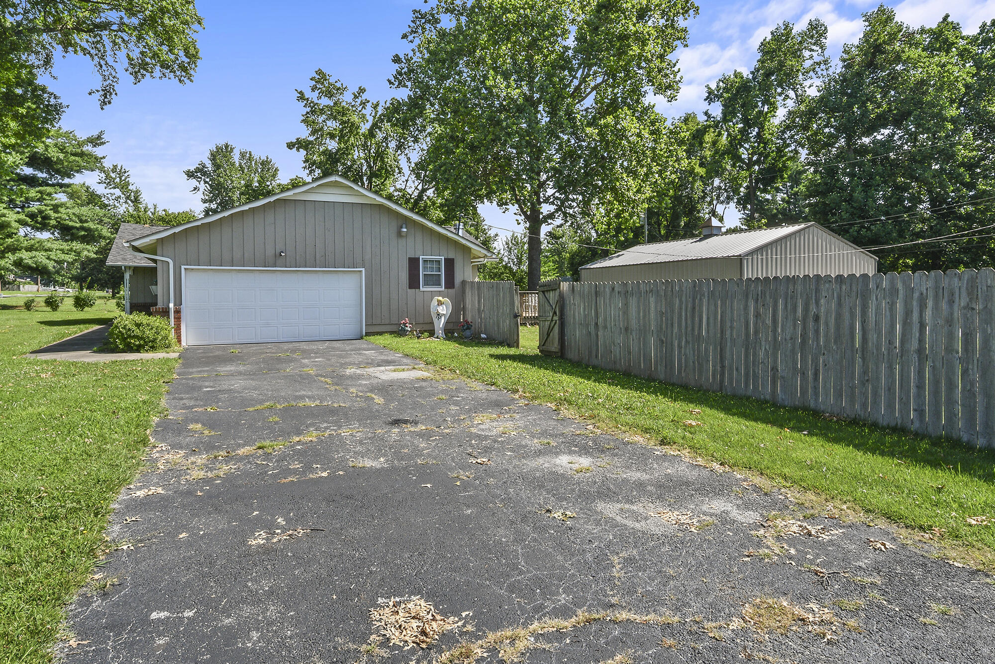 4862 South Fremont Avenue Property Photo 45