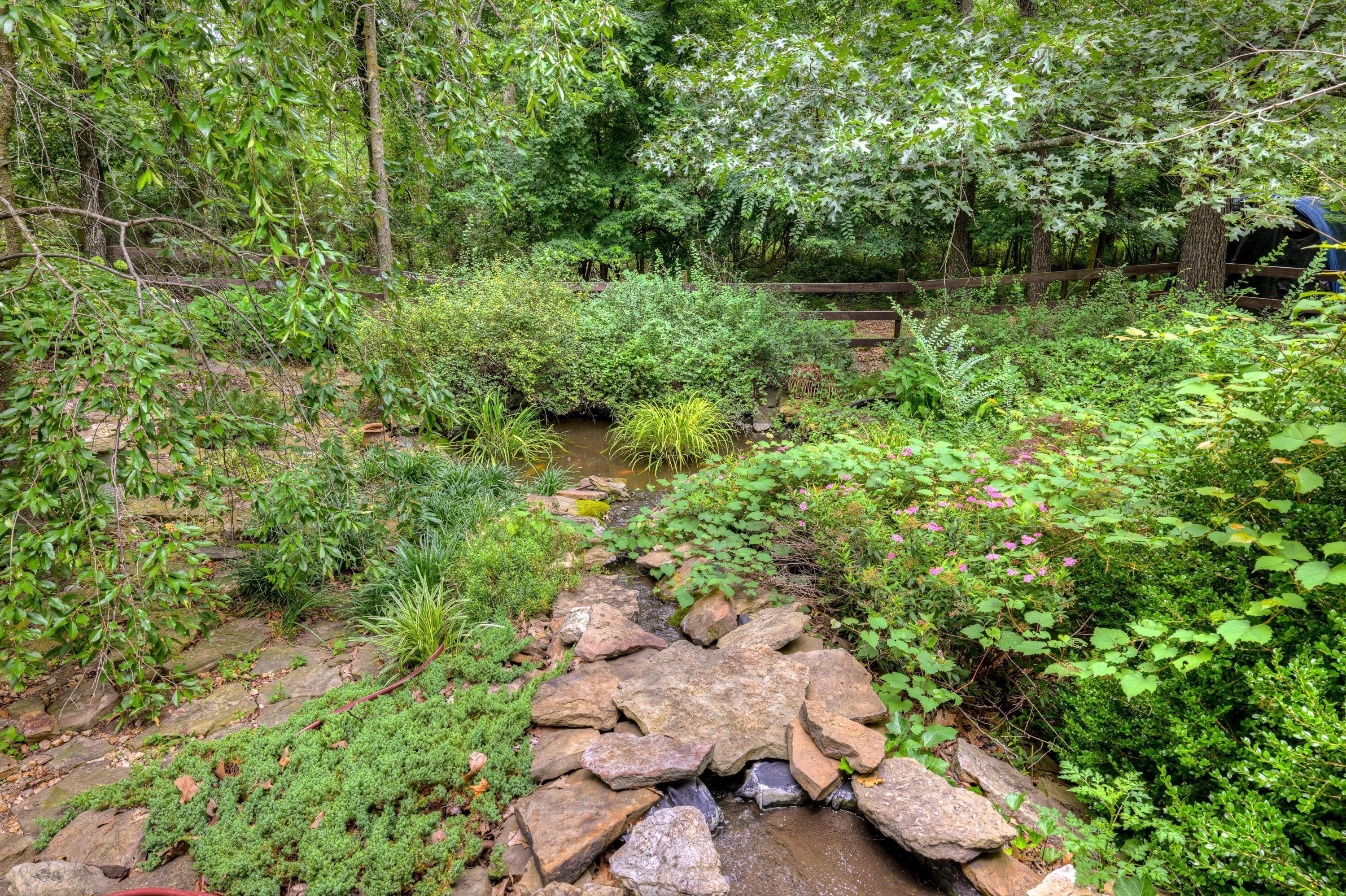 5915 Goldfinch Road Property Photo 1