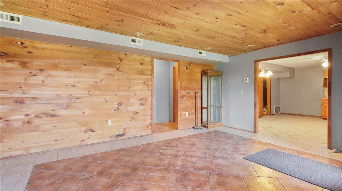 1647 County Road 1030 Property Photo 4