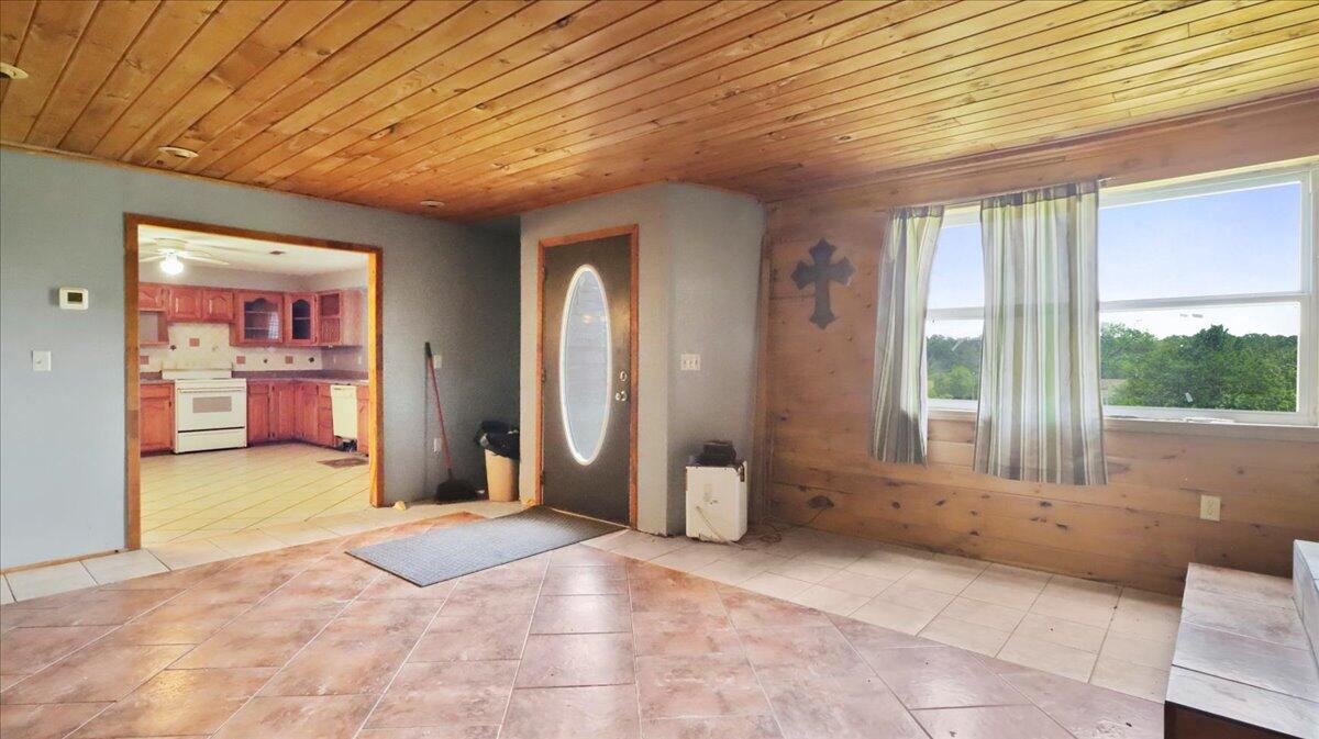 1647 County Road 1030 Property Photo 5