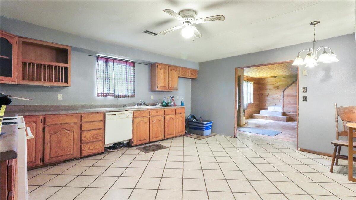 1647 County Road 1030 Property Photo 8