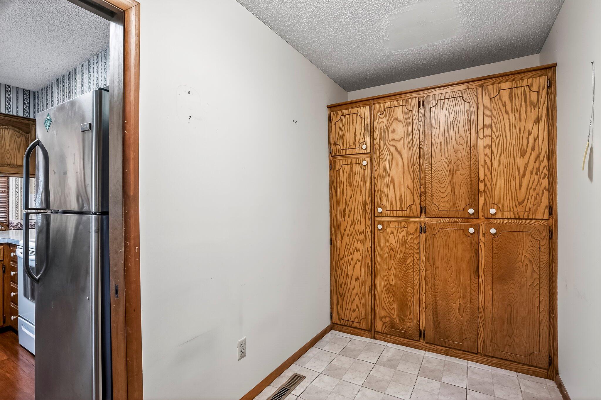 2812 East Linwood Street Property Photo 14