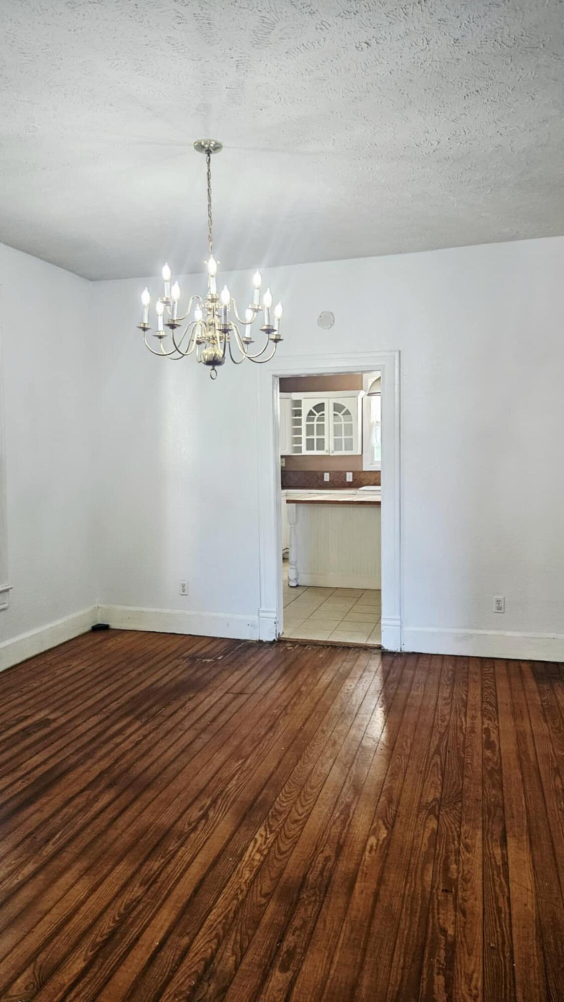 111 West 8th Street Property Photo 7