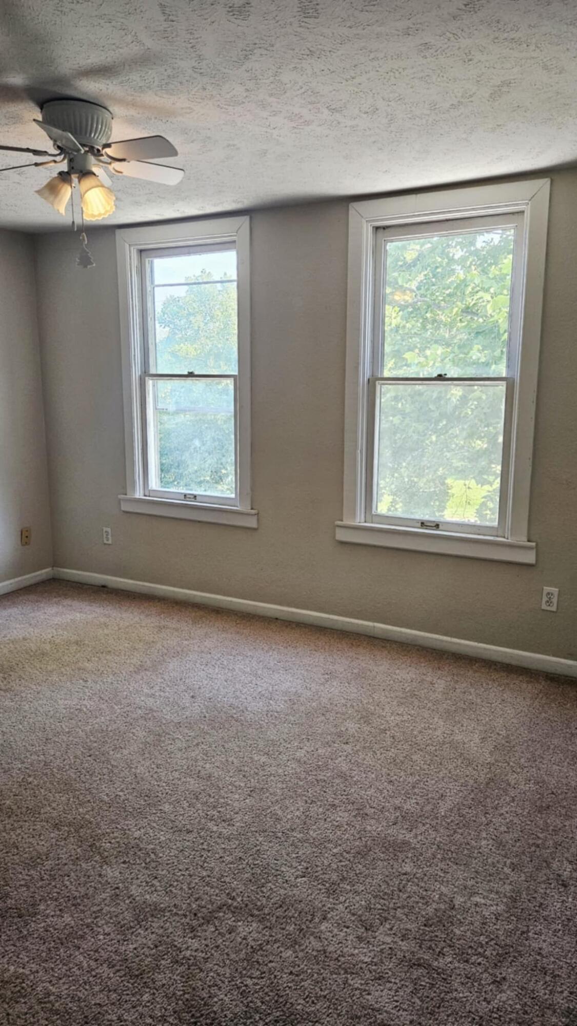 111 West 8th Street Property Photo 29