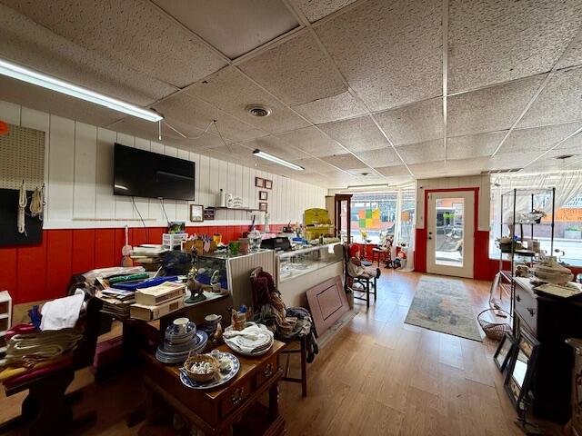 123 North Oak Street Property Photo 4