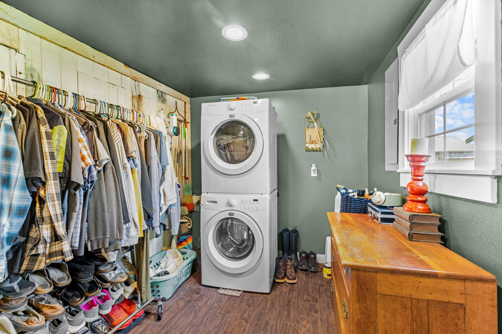 208 East Washington Street Property Photo 14