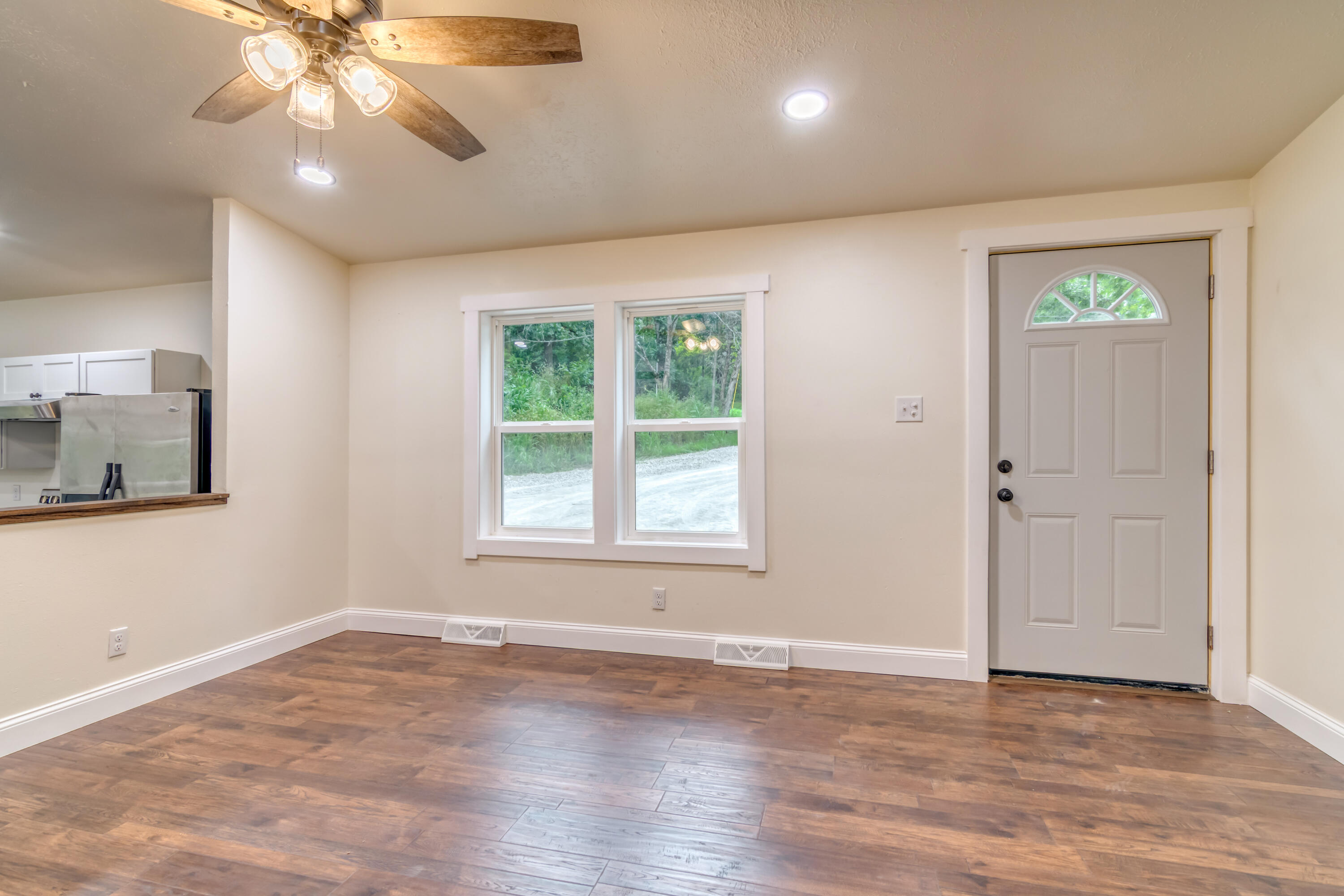 780 Aaron Way Property Photo 11
