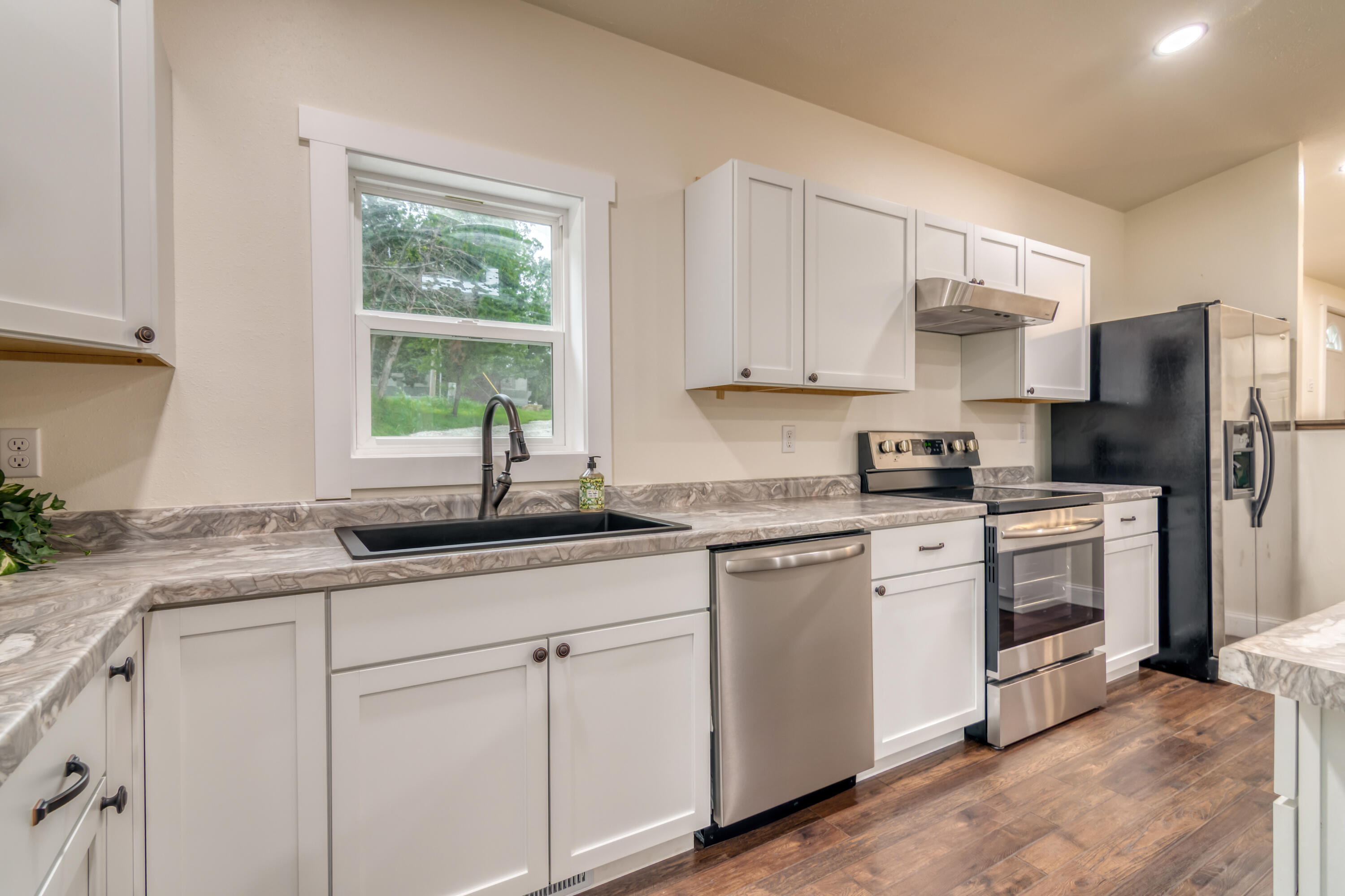 780 Aaron Way Property Photo 14