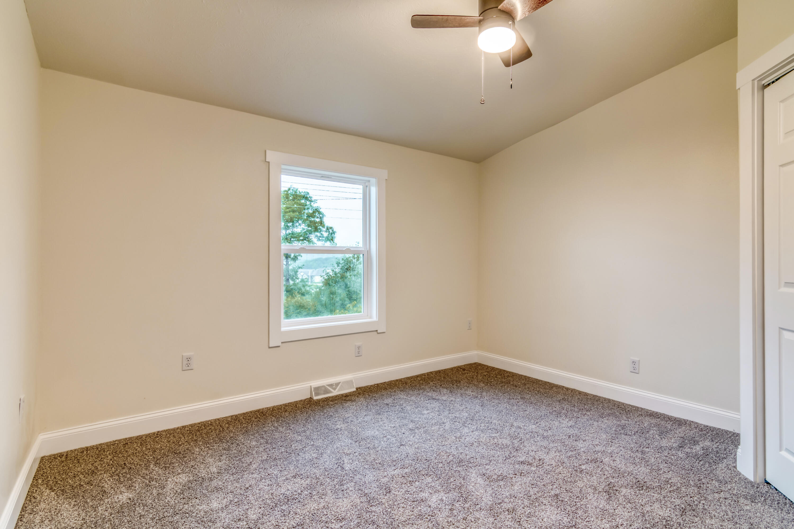 780 Aaron Way Property Photo 18