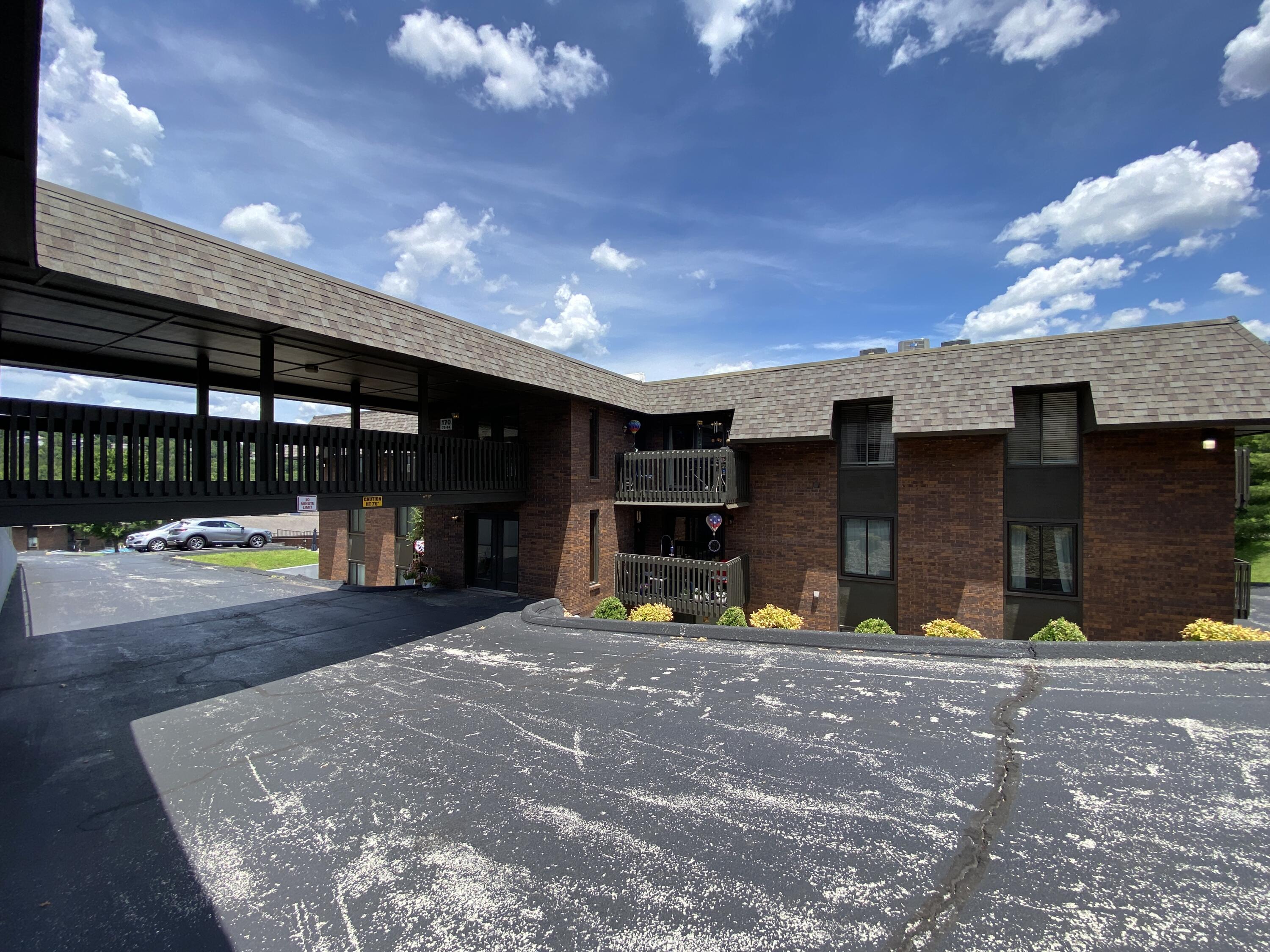 170 Wilshire Drive Property Photo 1