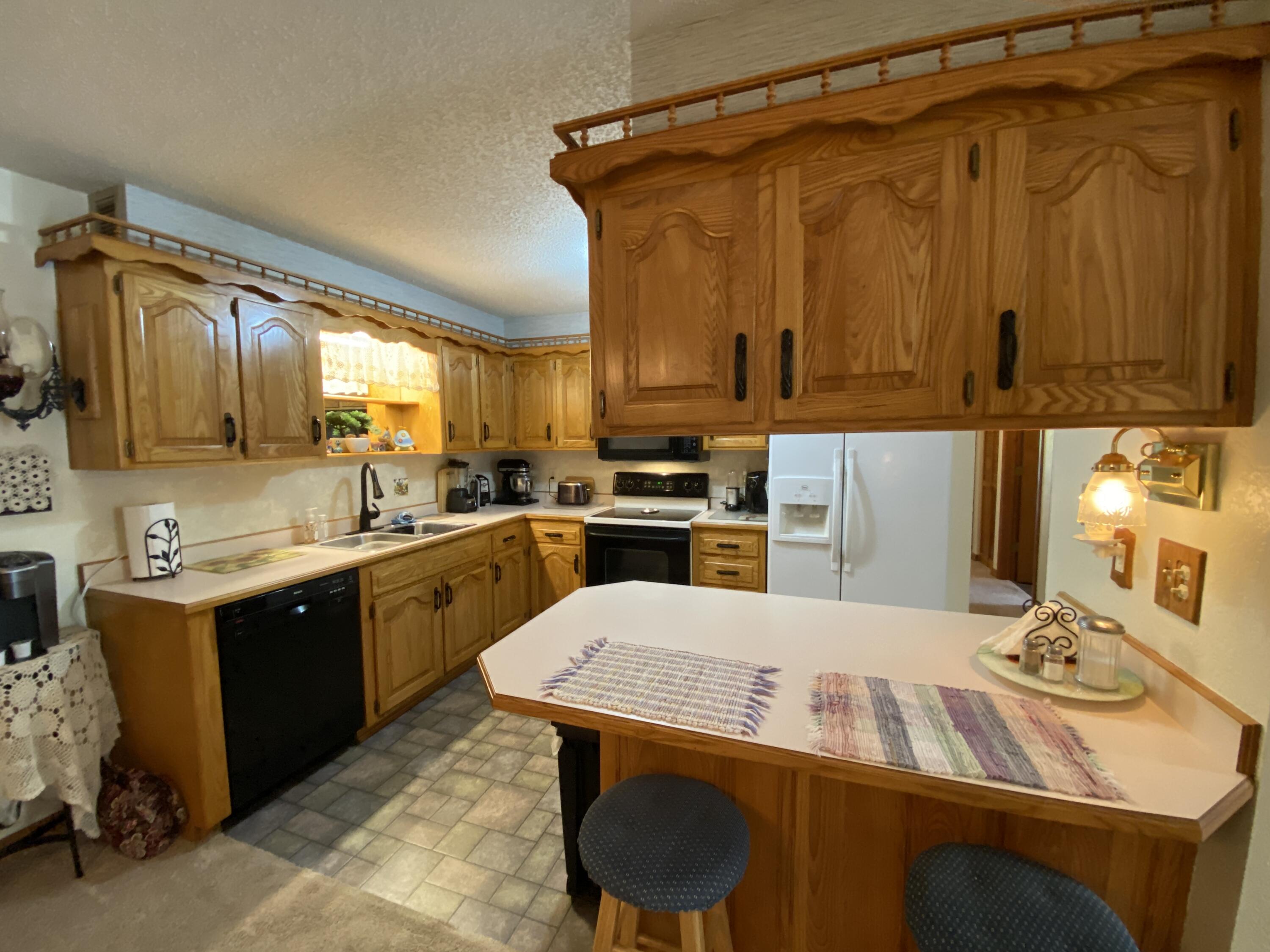 170 Wilshire Drive Property Photo 7