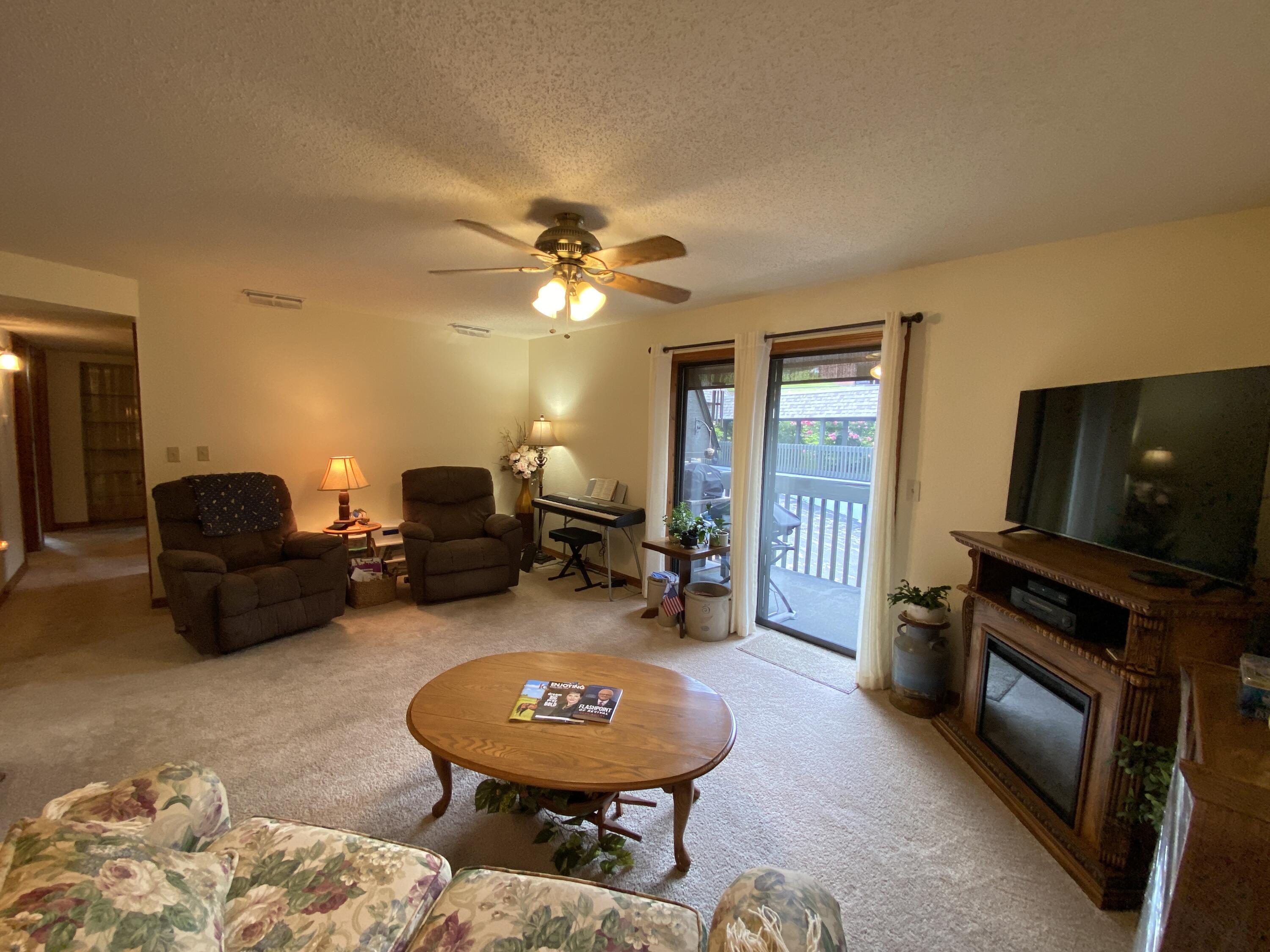 170 Wilshire Drive Property Photo 9