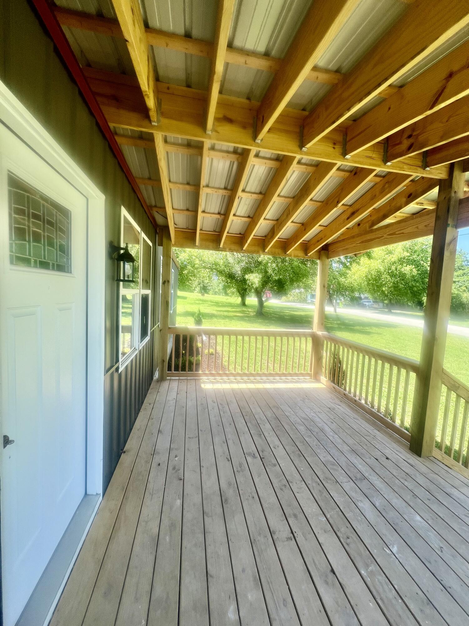 711 West Woodbine Road Property Photo 4
