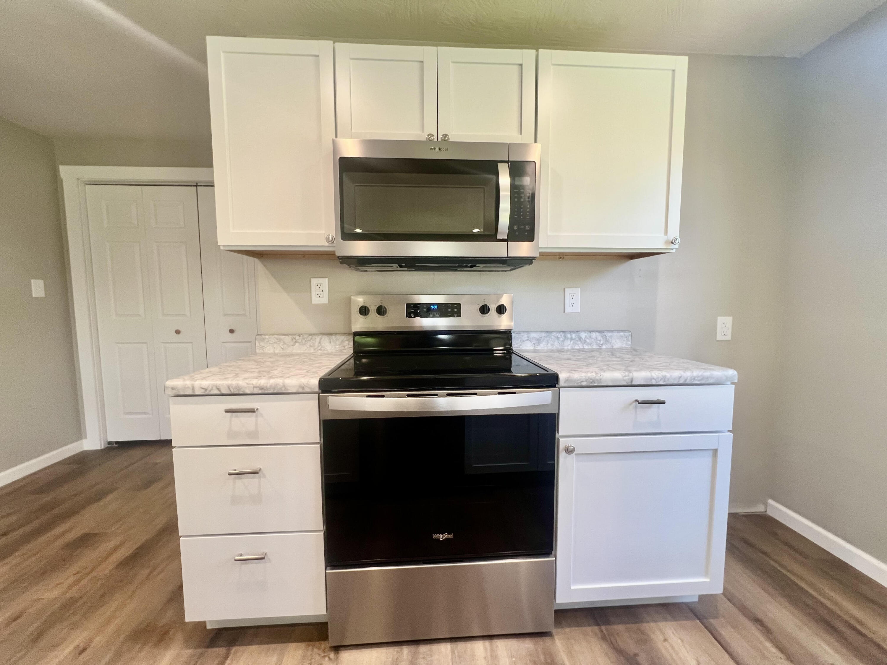 711 West Woodbine Road Property Photo 8